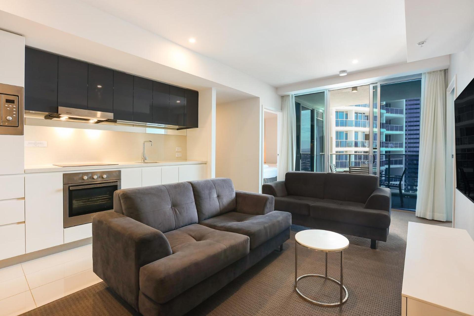 Number 1 H Residences - Wifi, Parking & By Holidays * Gold Coast