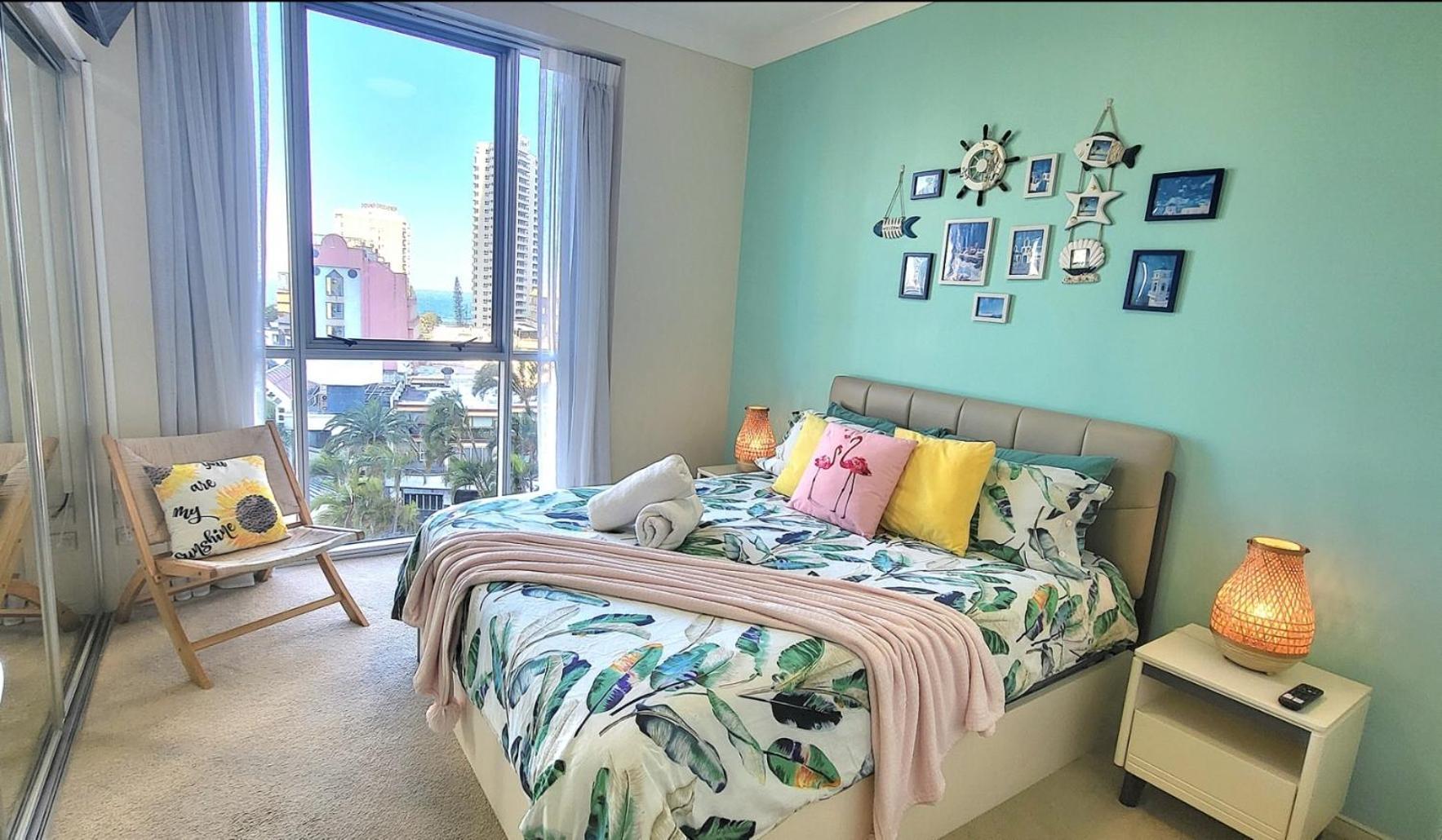 Apartment Self Contained At Chevron Renaissance - Privately Managed - Wow *