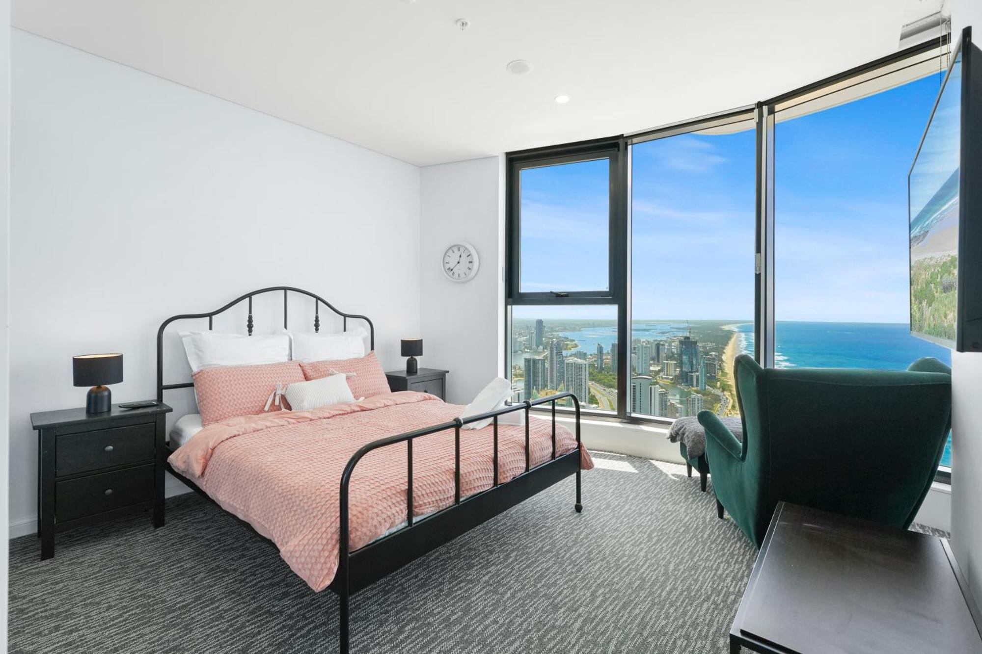 Sky-high Sanctuary Surfers Paradise Apartment *