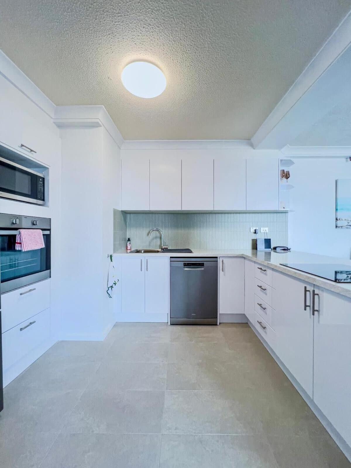Seabreeze Luxe Apartment