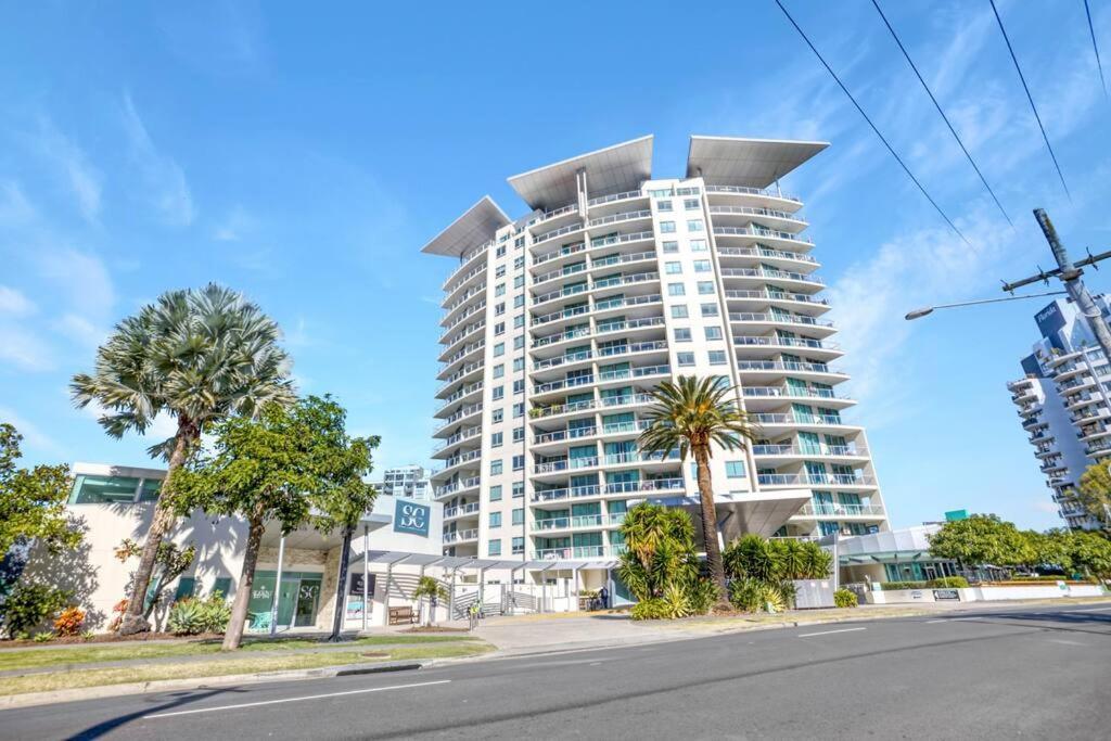 Mantra High Floor Front Apartment *