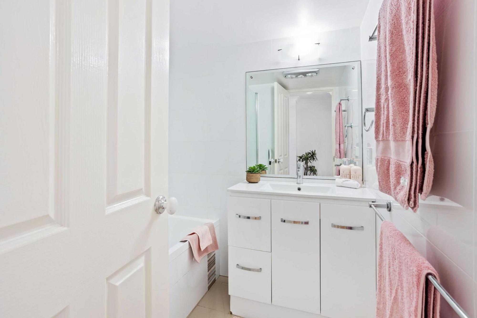 Bella Mare Coolangatta Beachside 4*