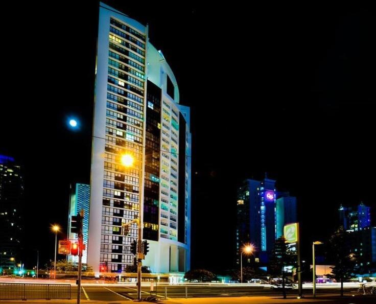 High Floor Ocean View - Sierra Broadbeach