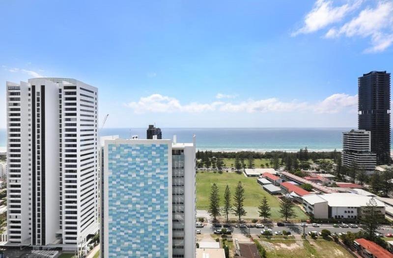 High Floor Ocean View - Sierra Broadbeach Apartment *