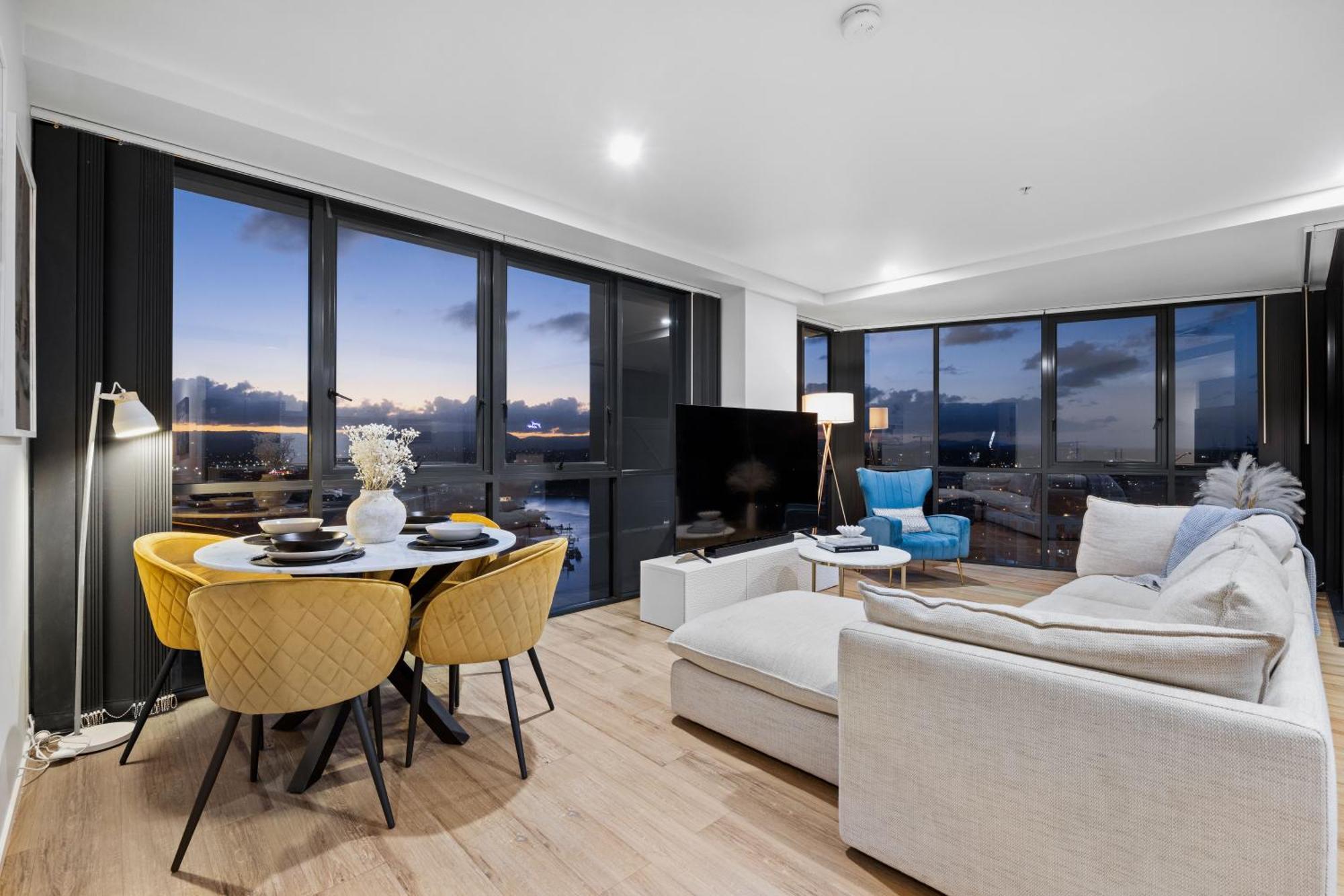 Surfers Paradise Stunning Getaway With Ocean And River Views Apartment *