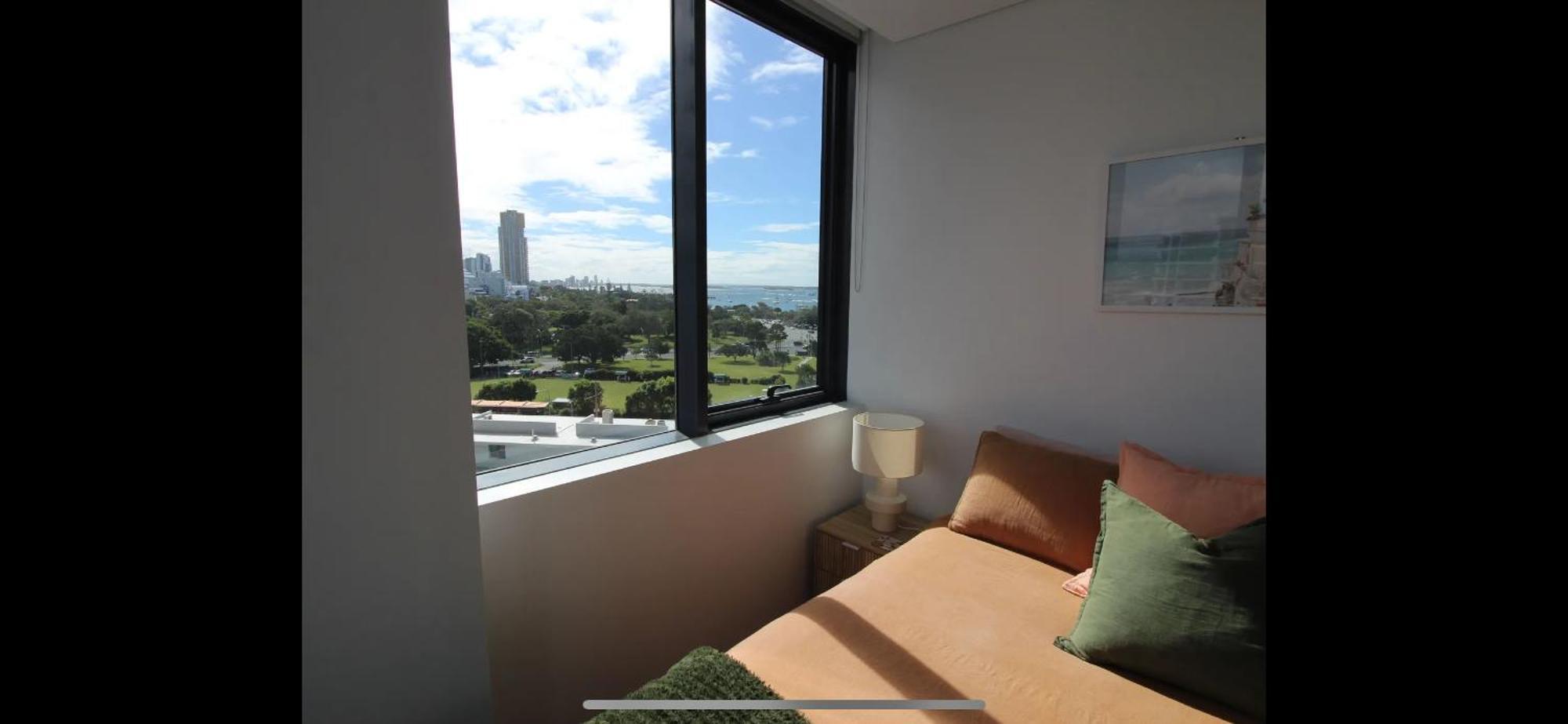 Cozy 1-bedroom Unit In The Heart Of The * Gold Coast