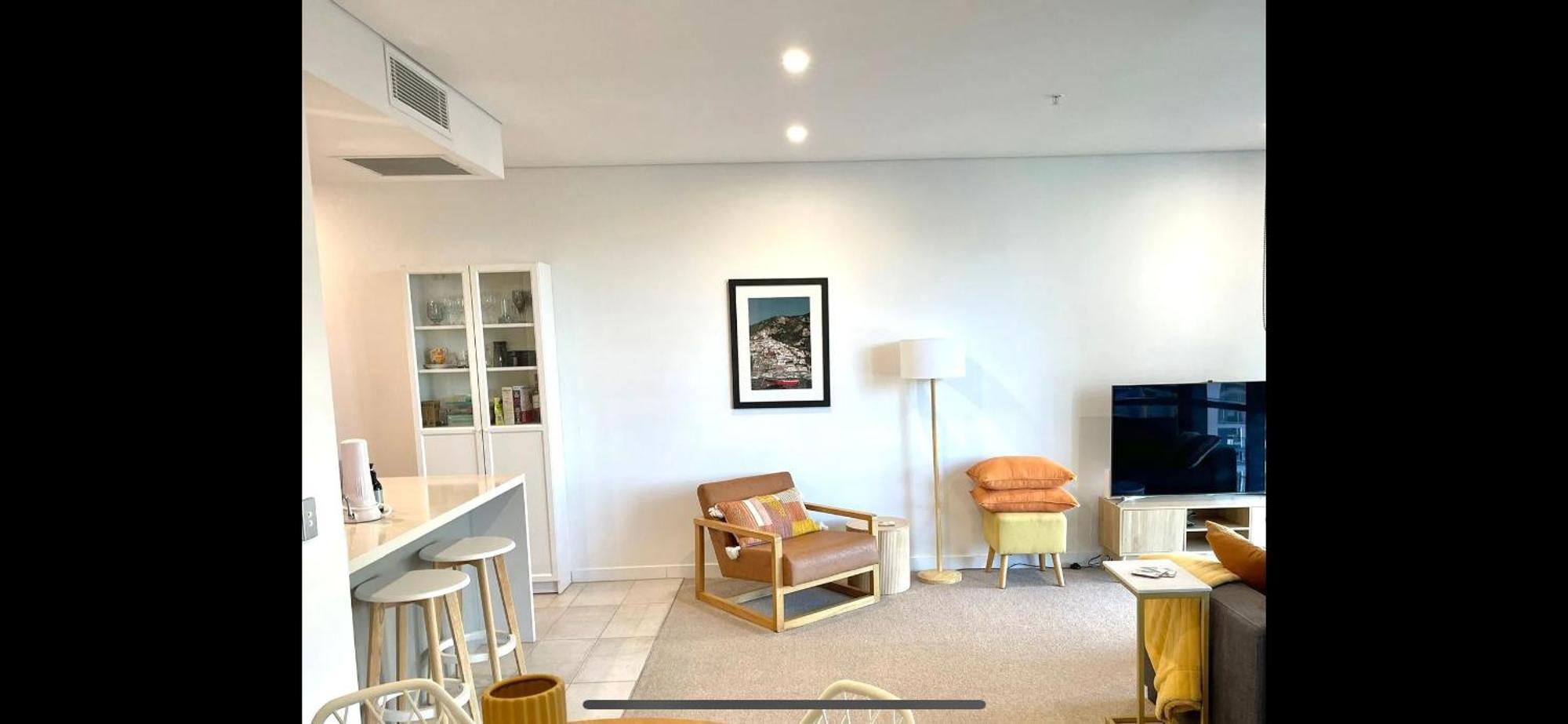 Cozy 1-bedroom Unit In The Heart Of The *