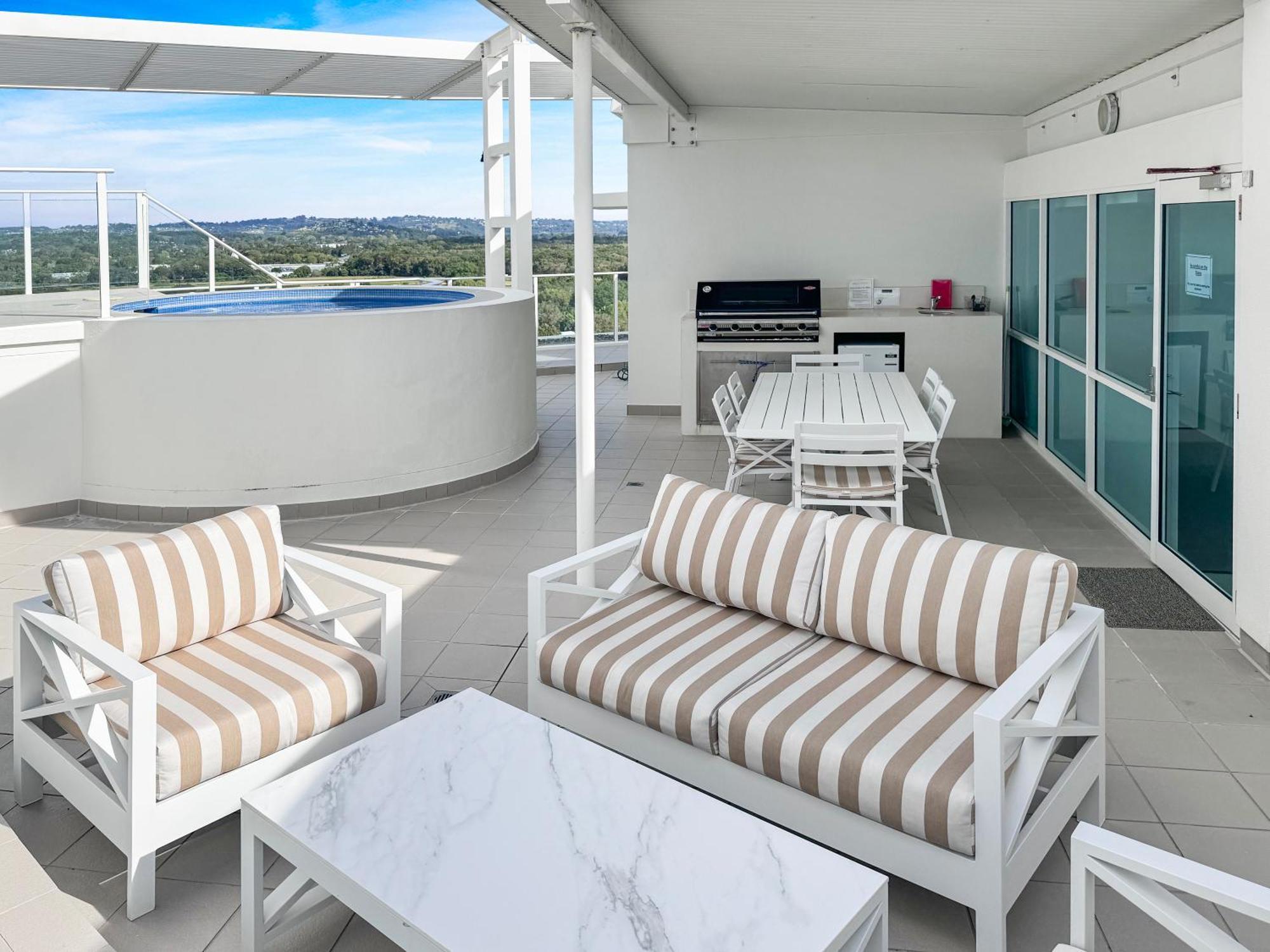 Kirra Penthouse With Private Roof Terrace Gold Coast