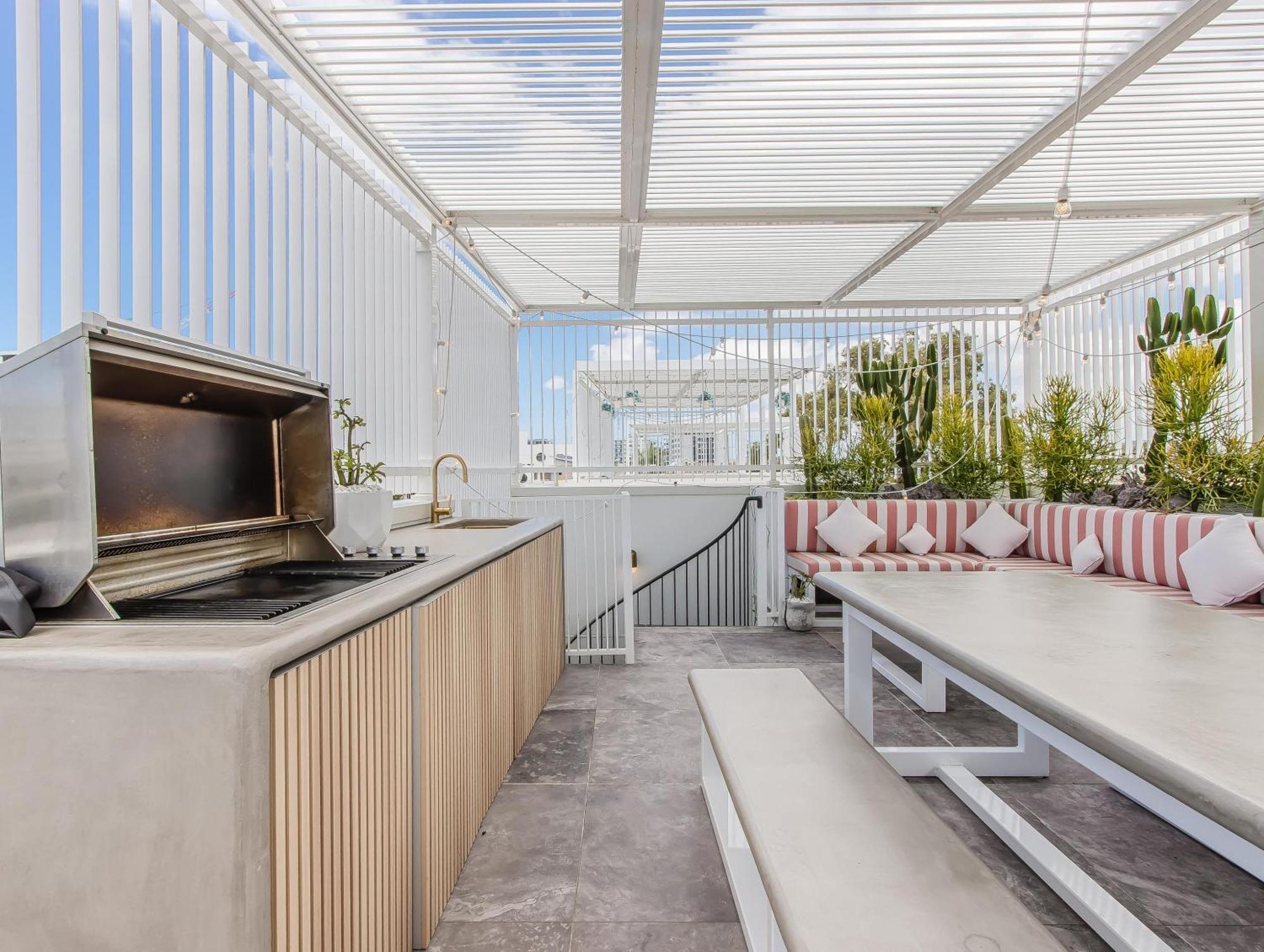 Palm Paradise: Luxury Escape By The * Gold Coast