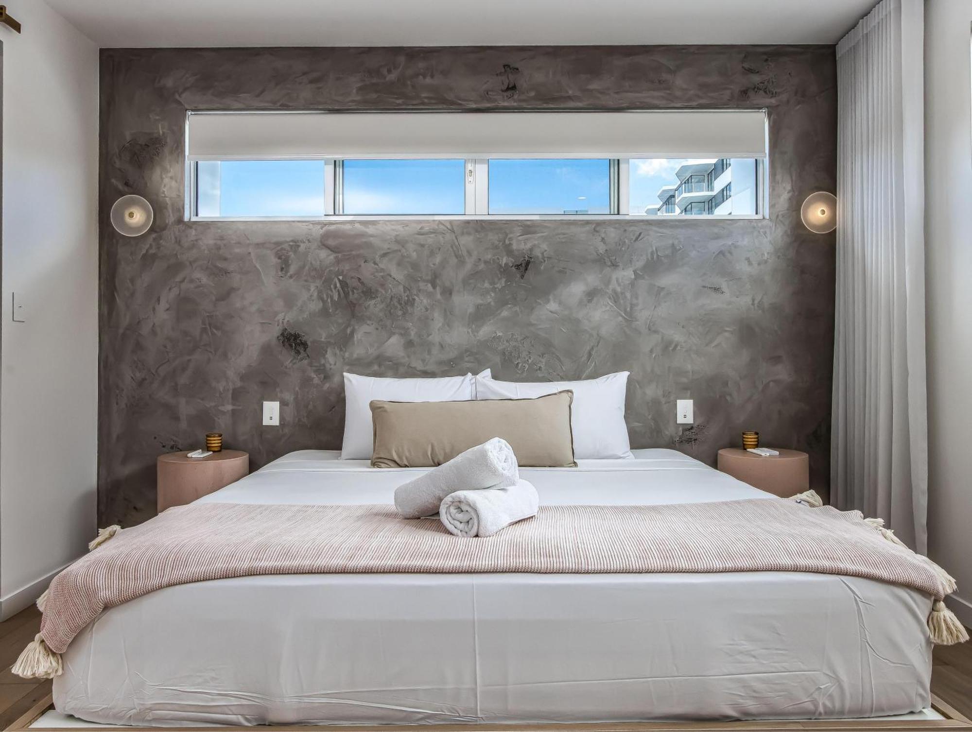 Palm Paradise: Luxury Escape By The Gold Coast