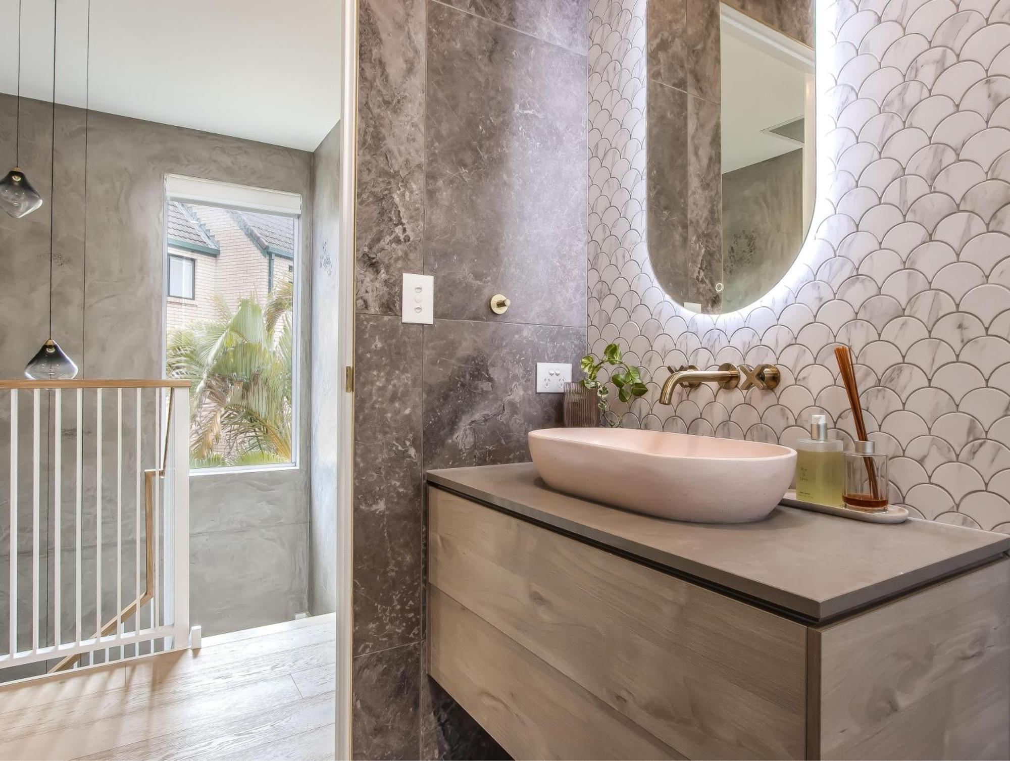 Palm Paradise: Luxury Escape By The Villa Gold Coast