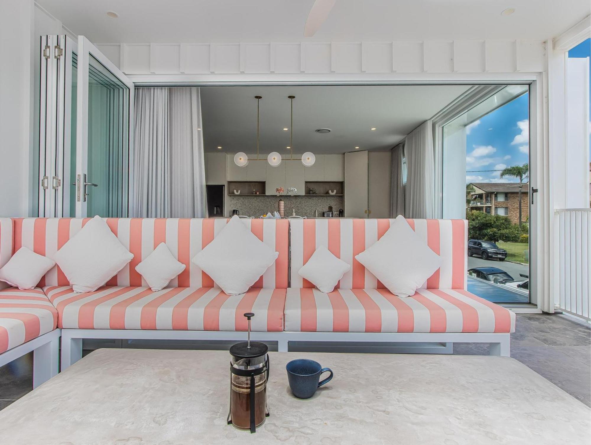 Palm Paradise: Luxury Escape By The * Gold Coast