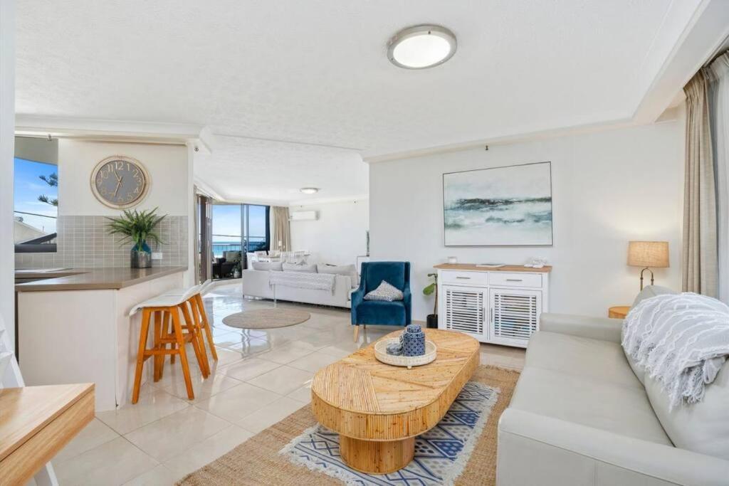 Apartment In Surfers Paradise