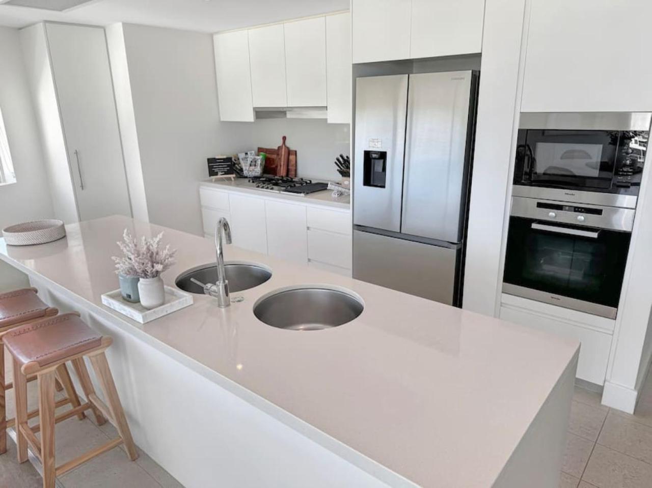 Kirra Penthouse With Private Roof Terrace Apartment *