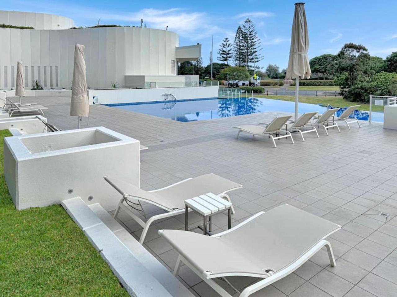 Kirra Penthouse With Private Roof Terrace Gold Coast