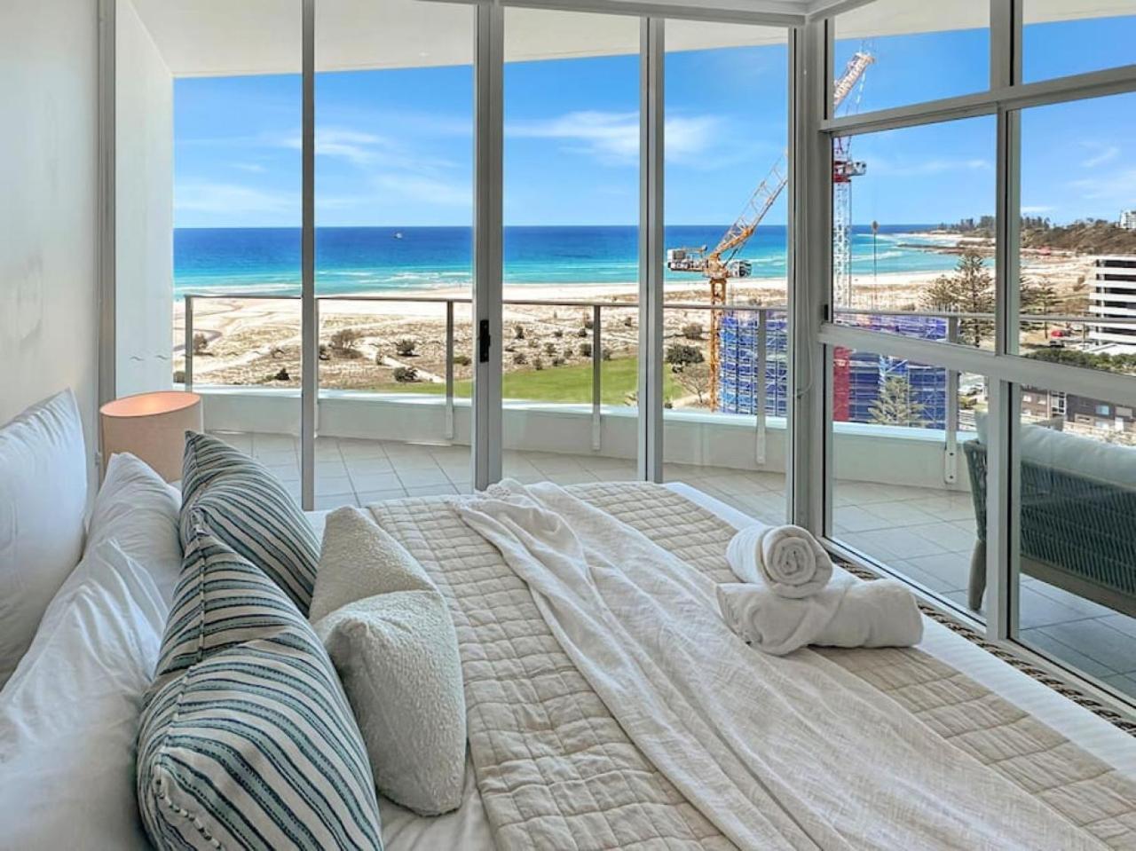 Apartment Kirra Penthouse With Private Roof Terrace *