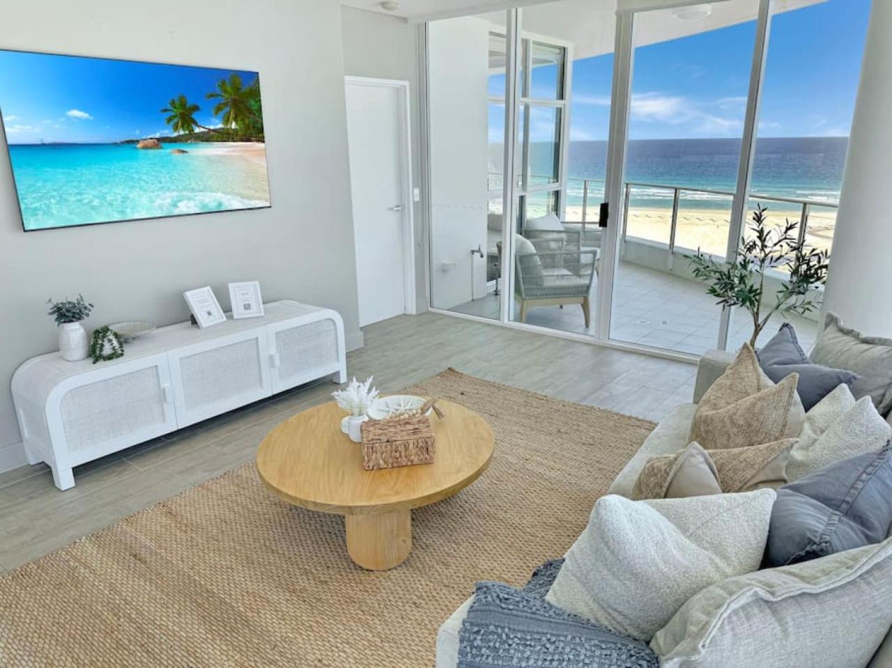 Kirra Penthouse With Private Roof Terrace Apartment