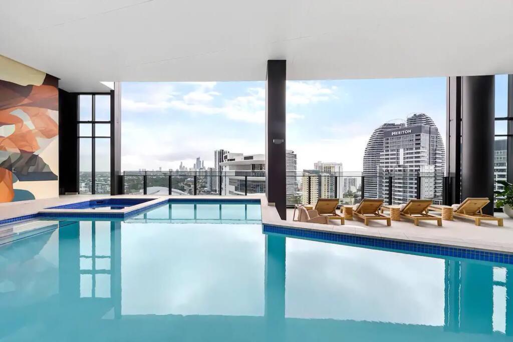Nearly New Level 38 Broadbeach Casino 1 Bdr Unit Apartment Gold Coast
