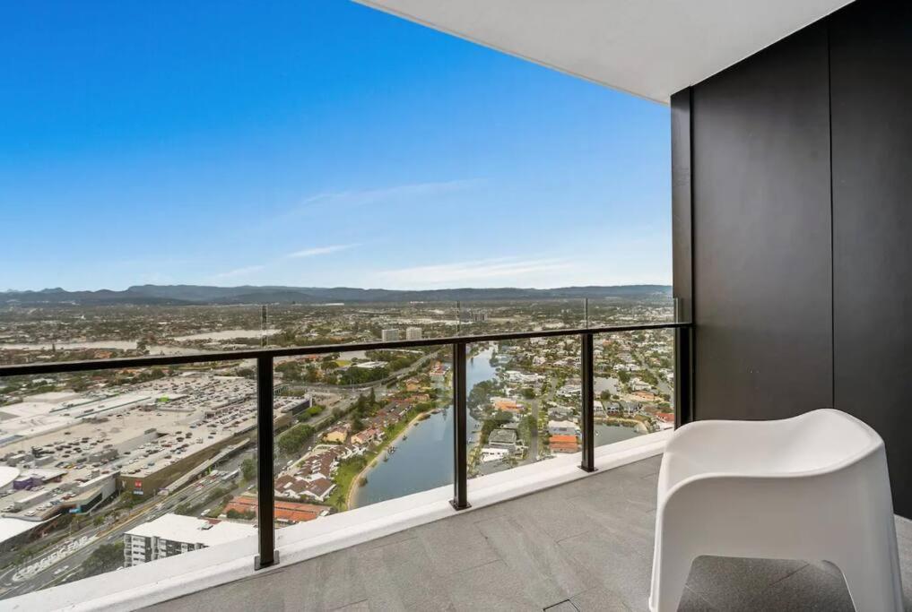 Nearly New Level 38 Broadbeach Casino 1 Bdr Unit * Gold Coast