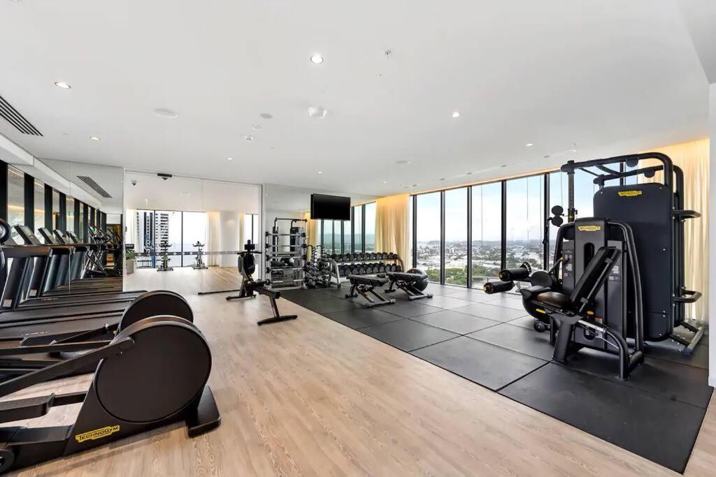 Nearly New Level 38 Broadbeach Casino 1 Bdr Unit Apartment *