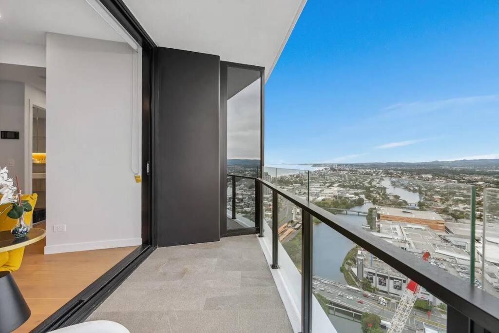 Apartment Nearly New Level 38 Broadbeach Casino 1 Bdr Unit Gold Coast