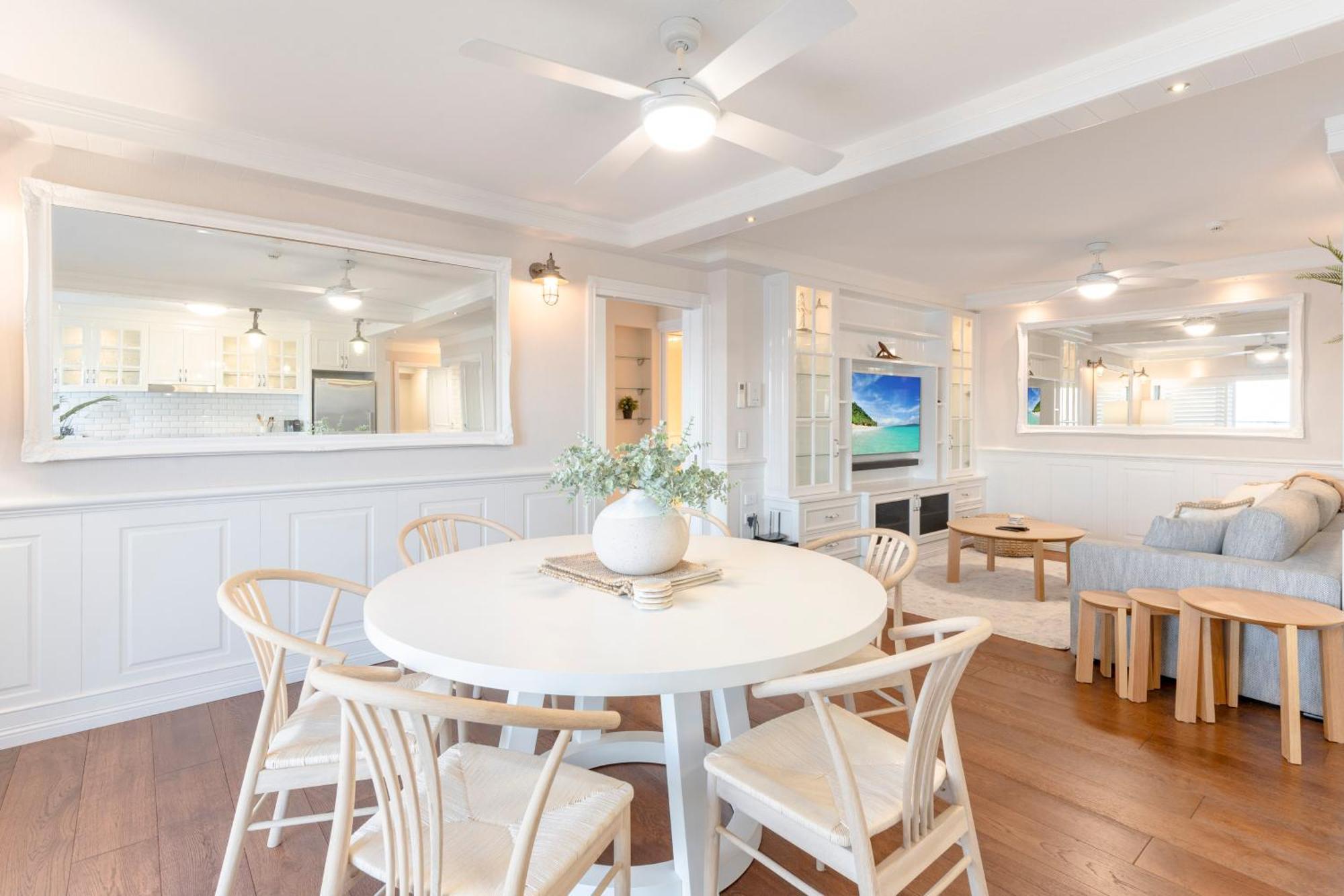 The Hamptons - Ultimate Six Star Beachfront Experience With Parking & Pool