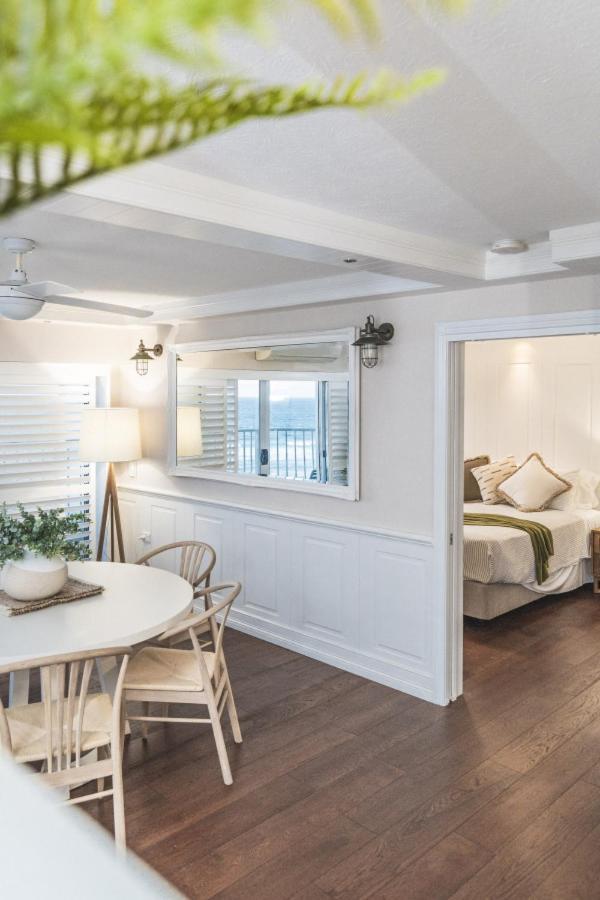 The Hamptons - Ultimate Six Star Beachfront Experience With Parking & Pool *