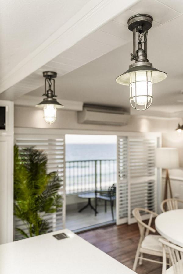 The Hamptons - Ultimate Six Star Beachfront Experience With Parking & Pool Gold Coast