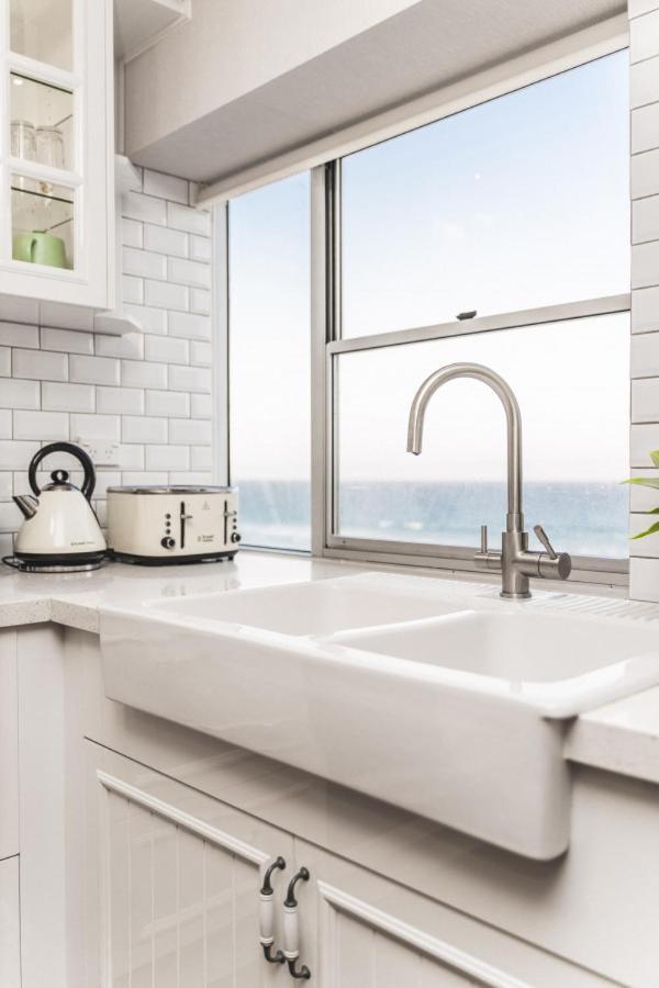 Apartment The Hamptons - Ultimate Six Star Beachfront Experience With Parking & Pool *