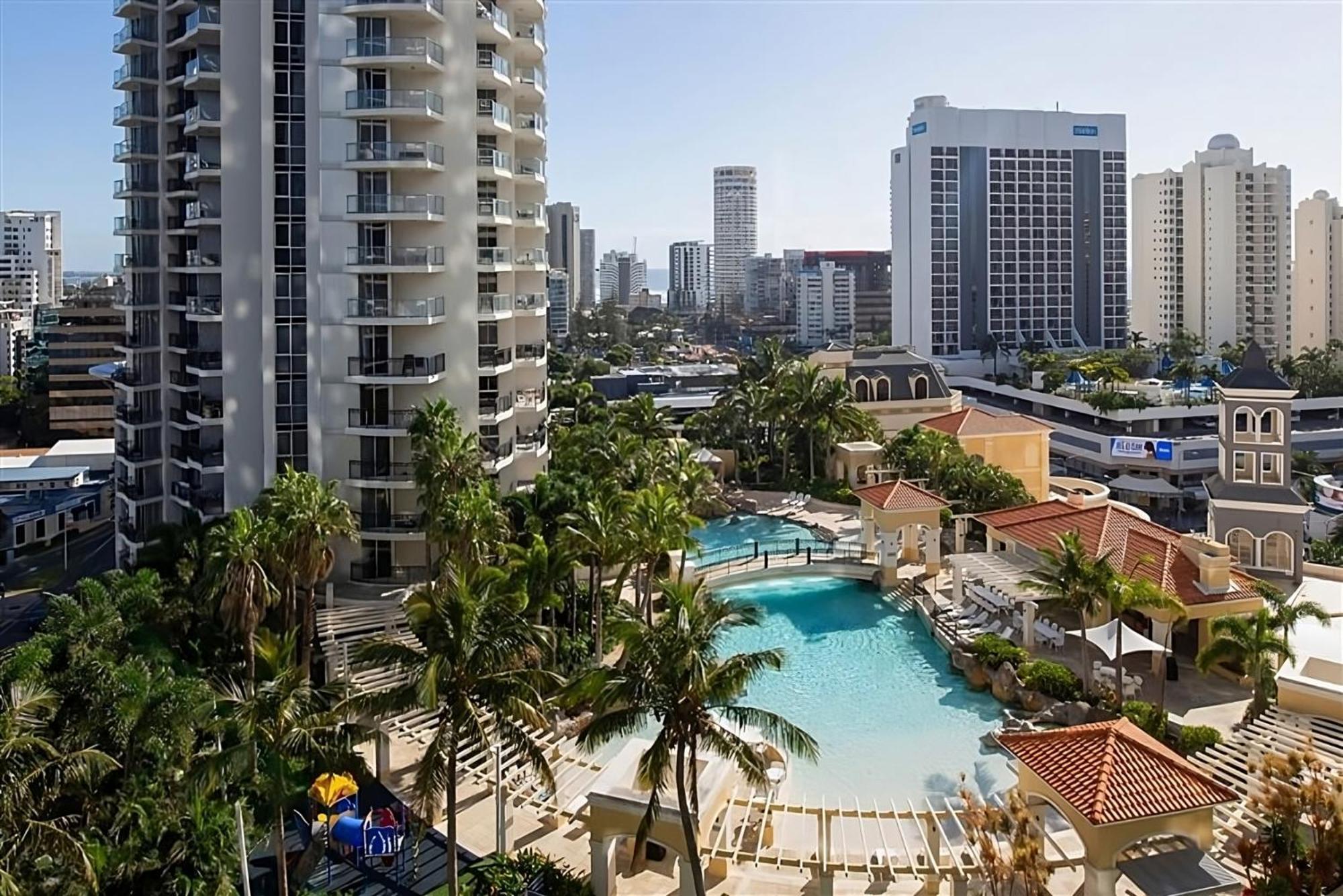 Chevron Renaissance 2 Bed By Vaun Apartment