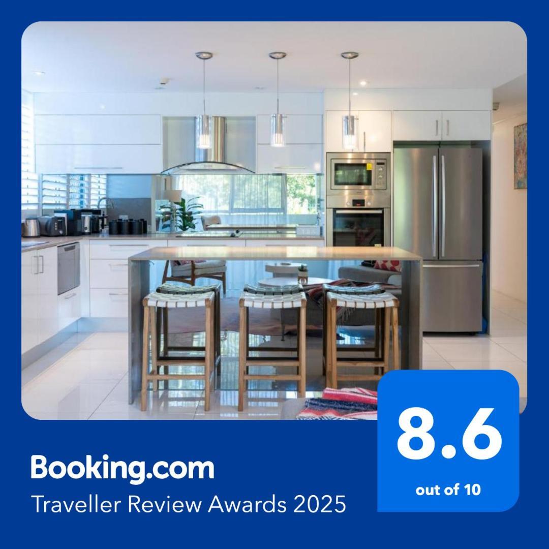 Apartment Beachside Beauty At Burleigh Pavilion!