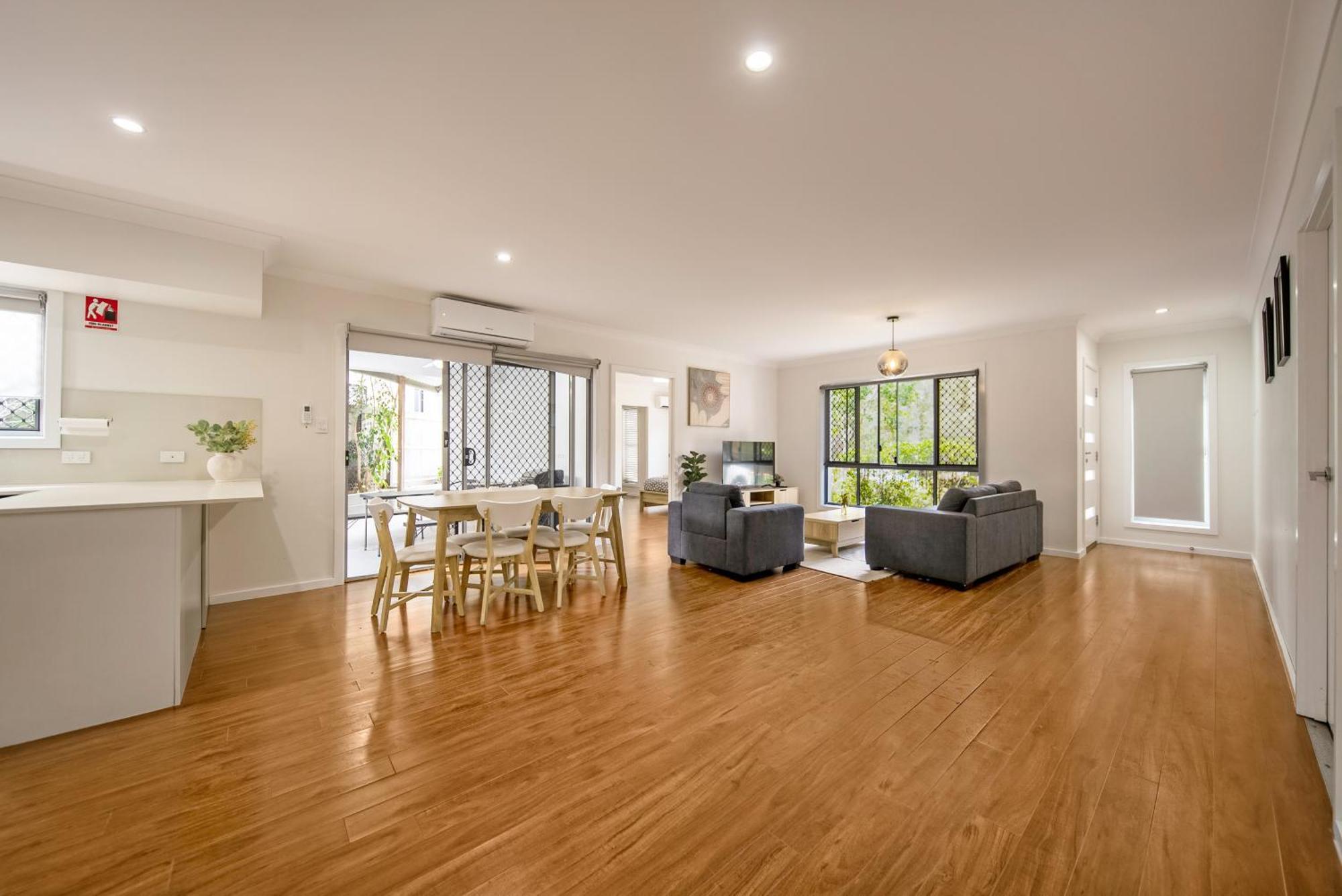 Comfy Coomera Duplex 1 - Fully Furnished Home, Private & Peaceful, Secure Garage & Free Wifi *