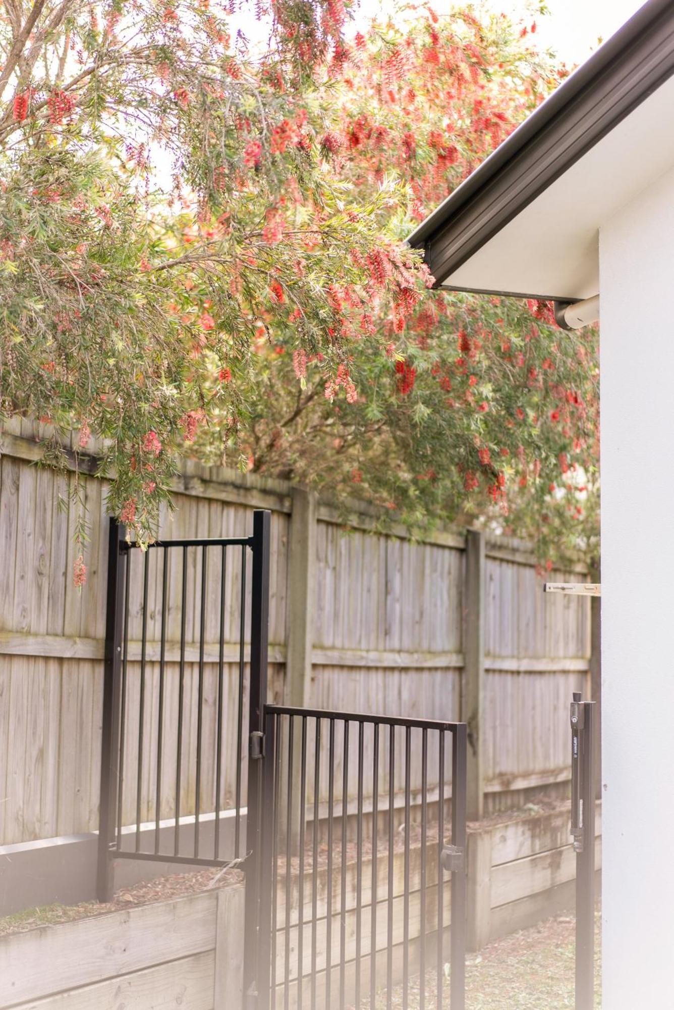 Comfy Coomera Duplex 1 - Fully Furnished Home, Private & Peaceful, Secure Garage & Free Wifi Gold Coast