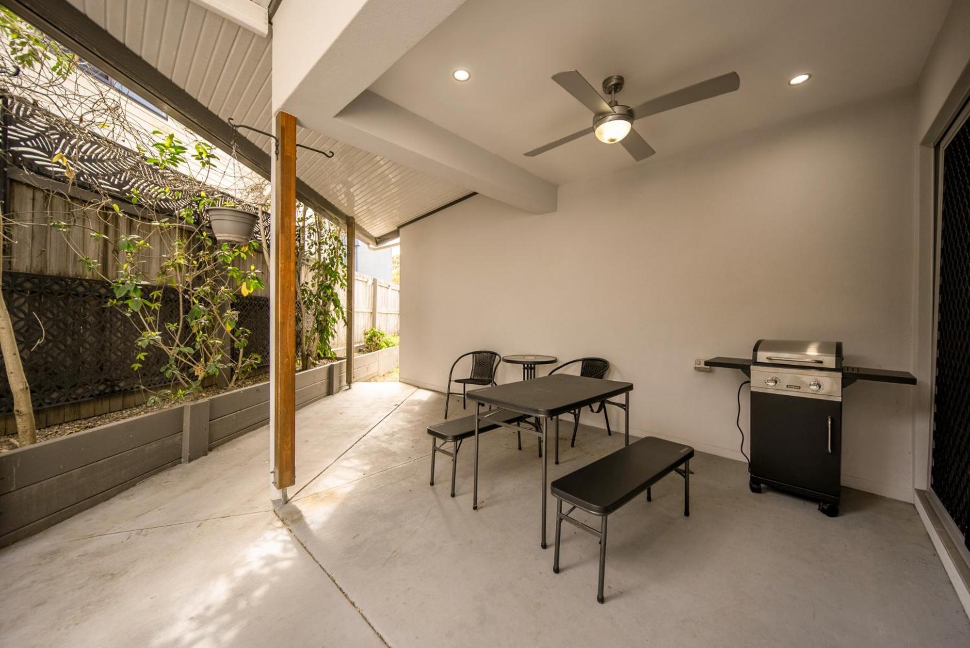 Comfy Coomera Duplex 1 - Fully Furnished Home, Private & Peaceful, Secure Garage & Free Wifi * Gold Coast