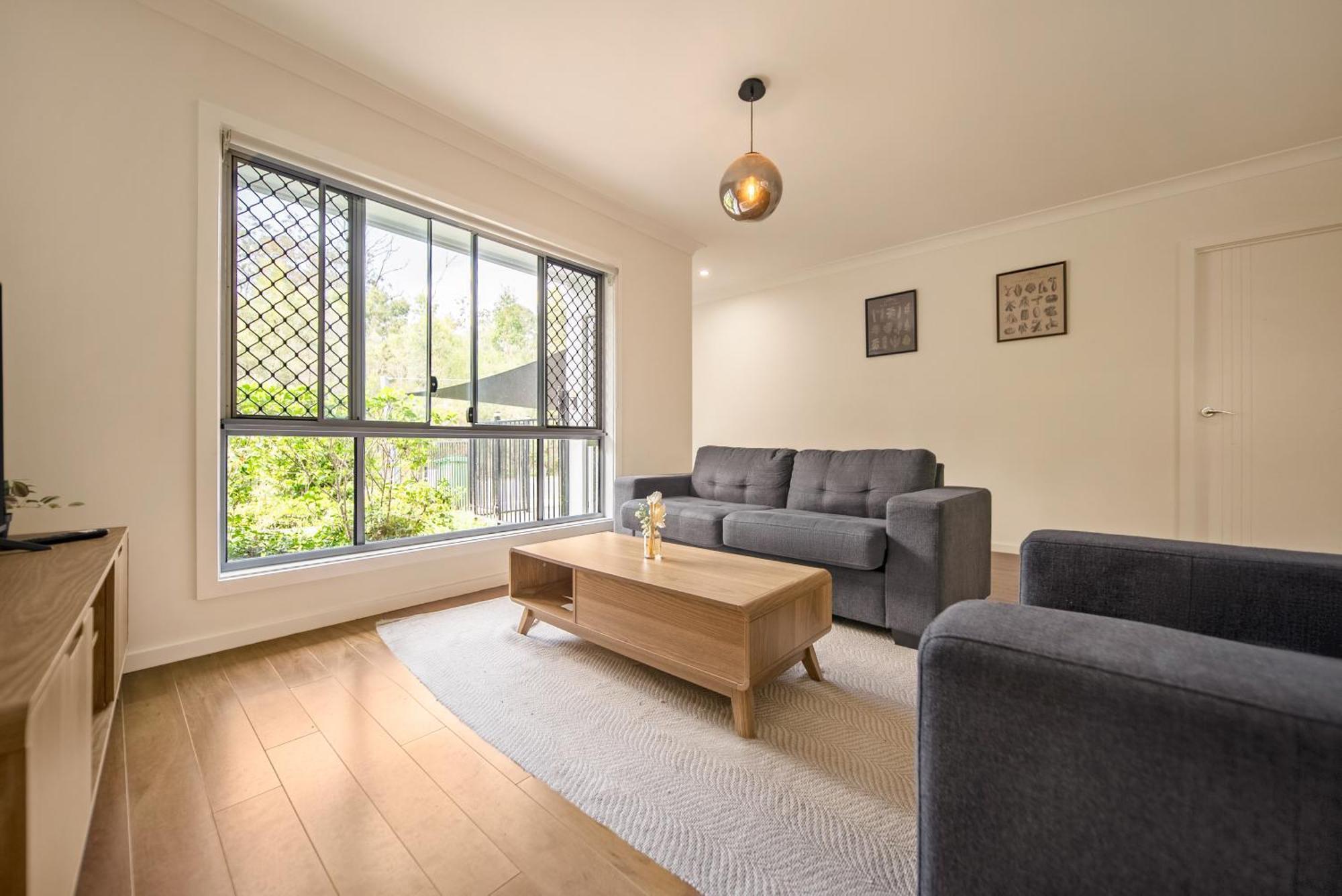 Comfy Coomera Duplex 1 - Fully Furnished Home, Private & Peaceful, Secure Garage & Free Wifi * Gold Coast