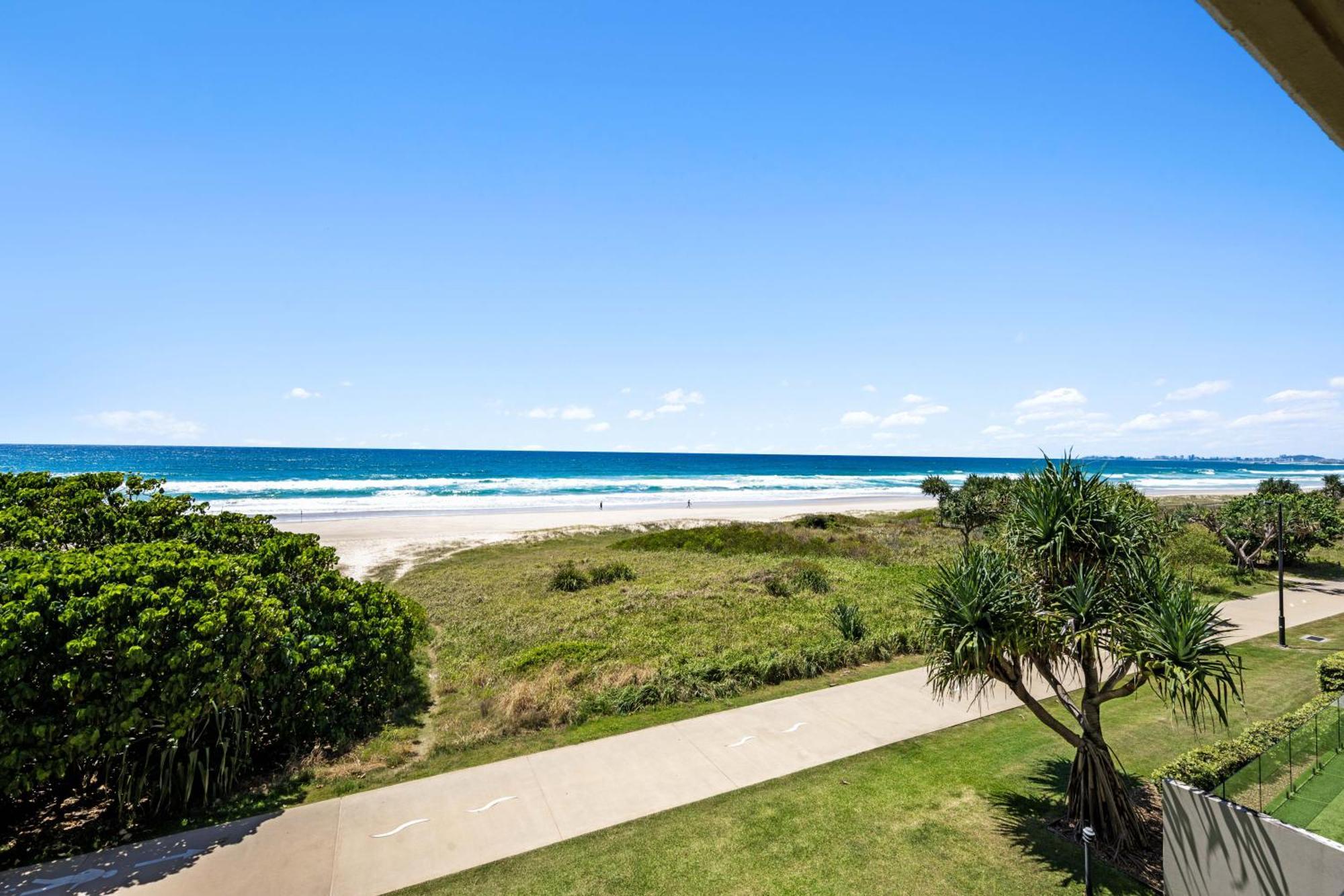 Surfside Court - Hosted By Burleigh Letting *