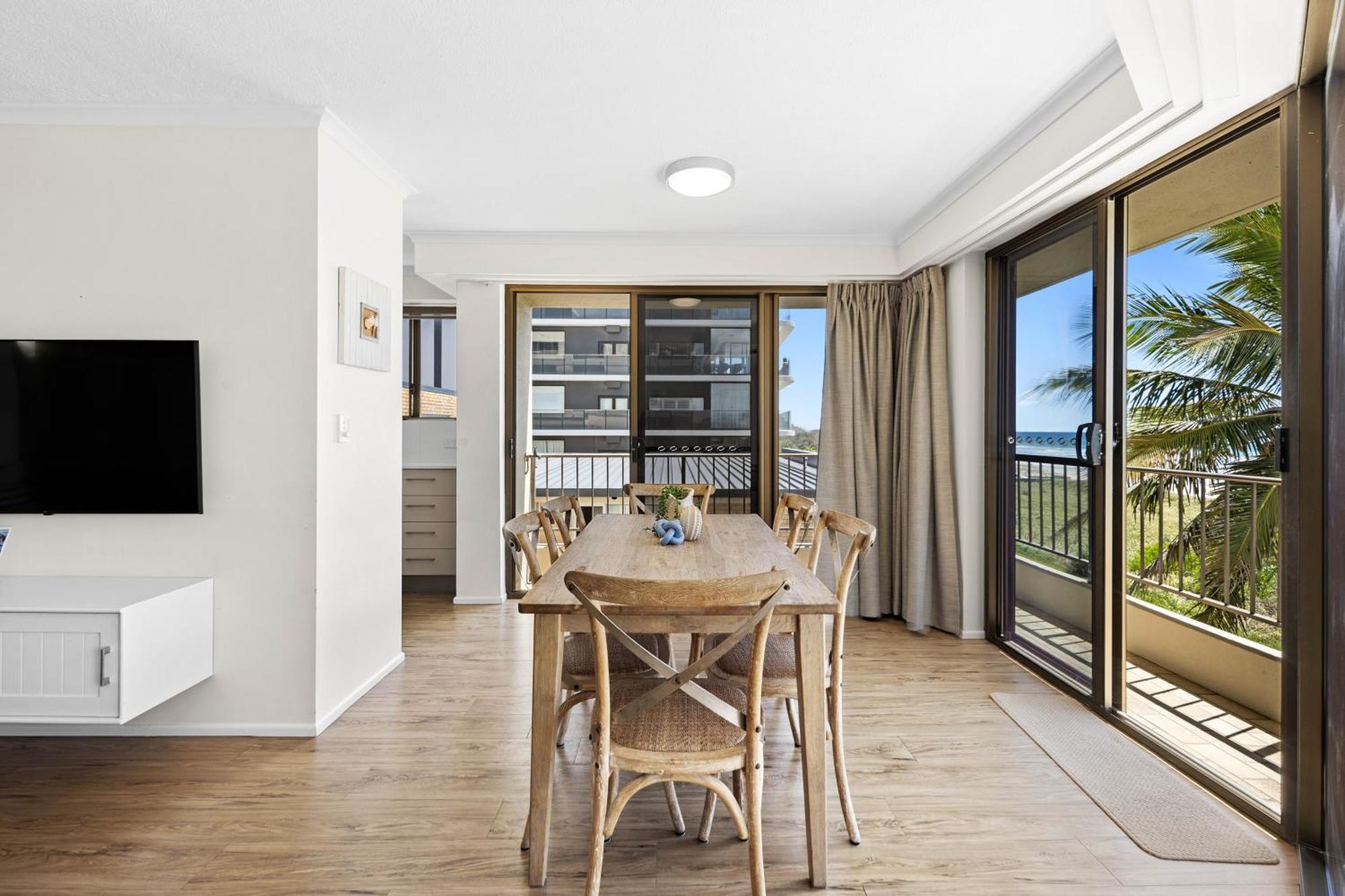 Surfside Court - Hosted By Burleigh Letting * Gold Coast