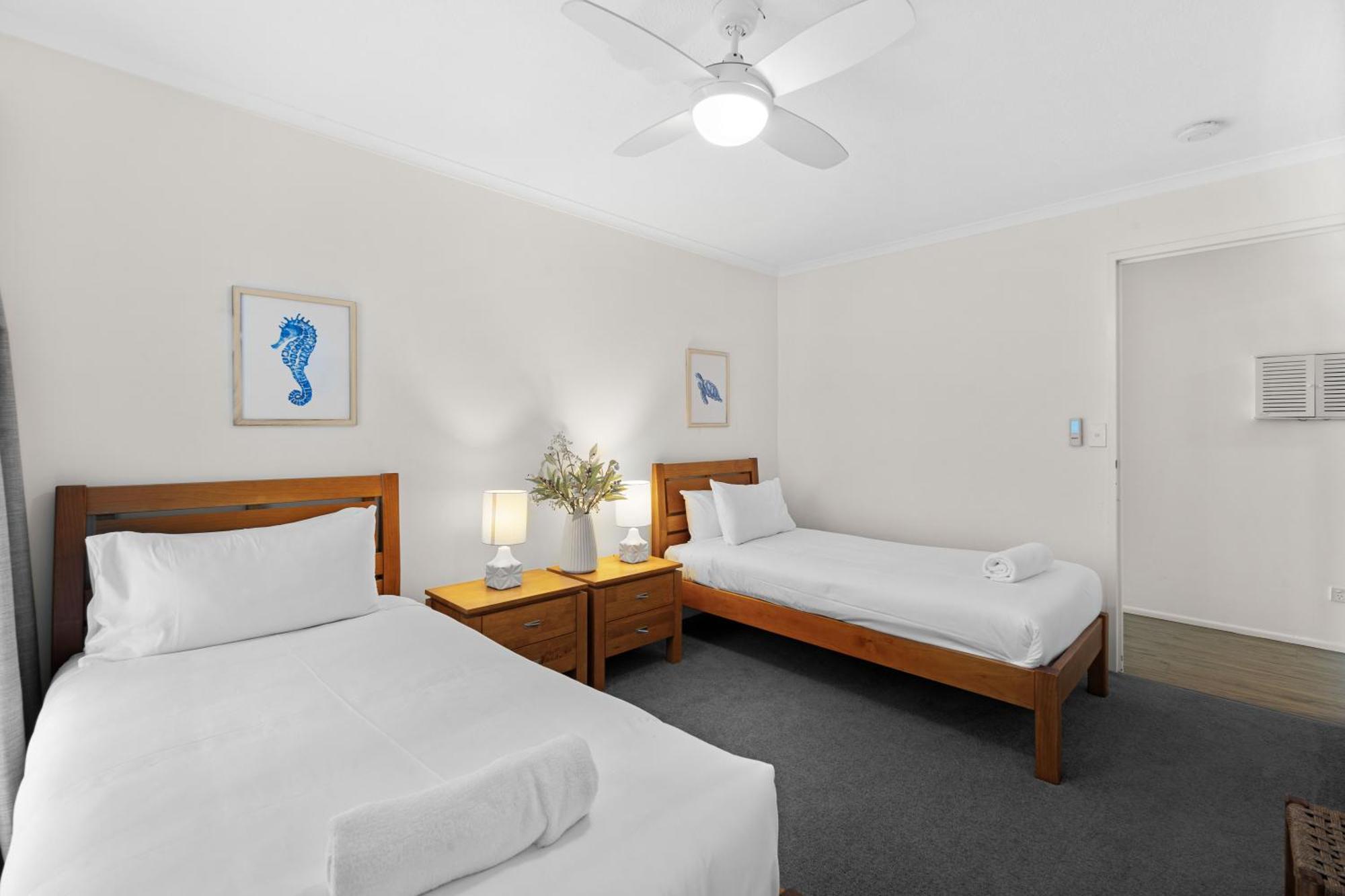 Surfside Court - Hosted By Burleigh Letting