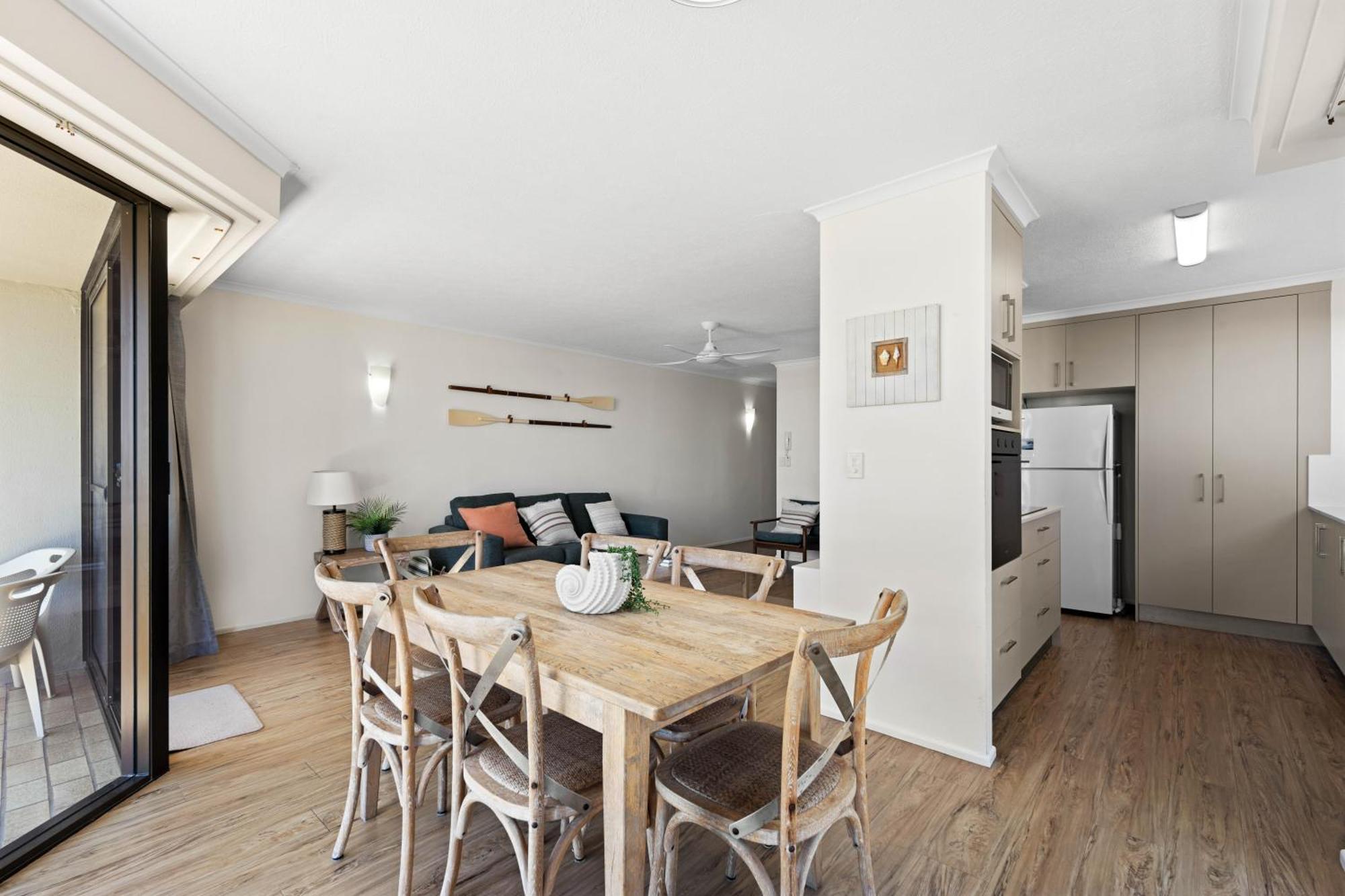 Apartment Surfside Court - Hosted By Burleigh Letting