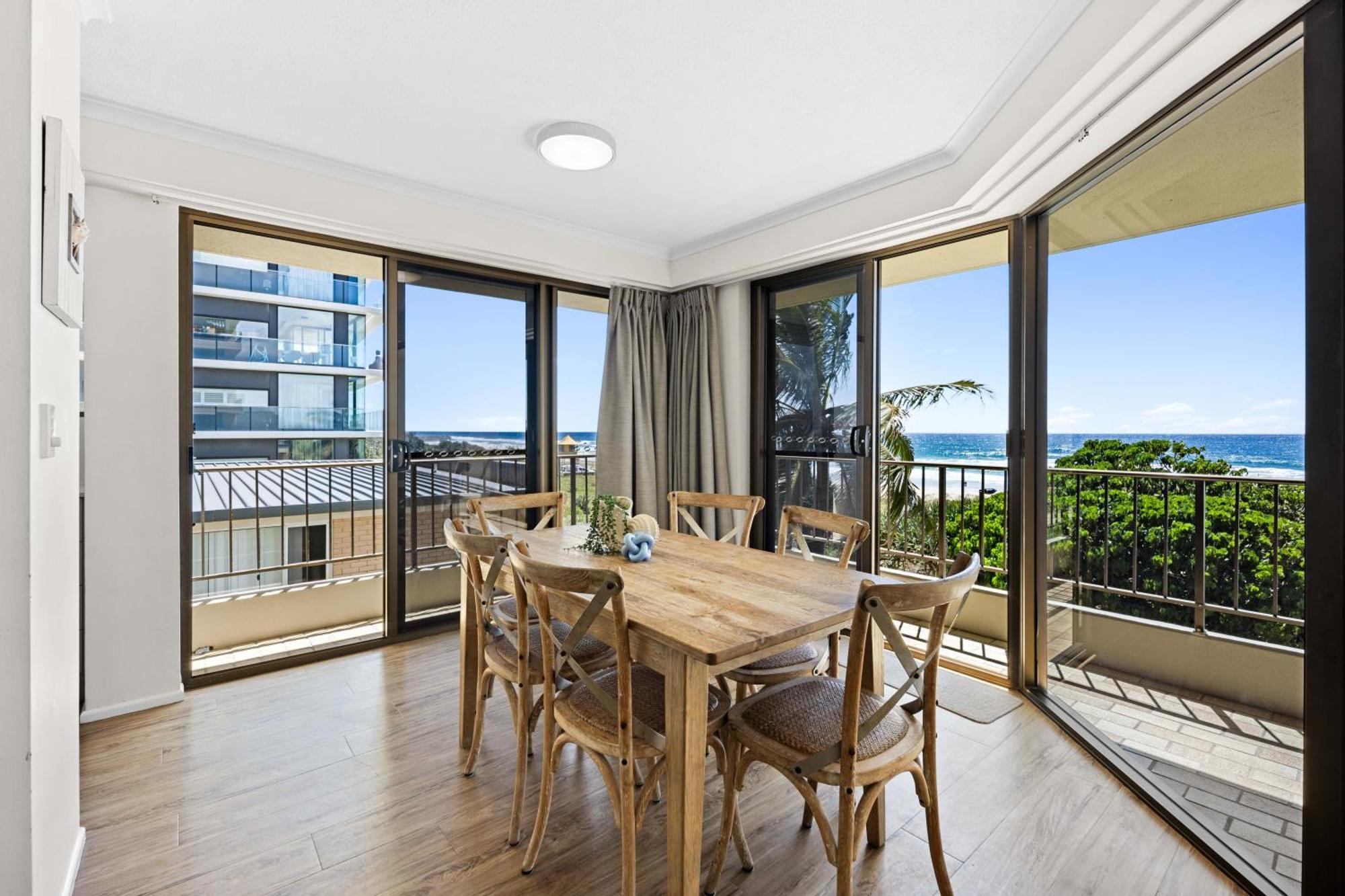 Surfside Court - Hosted By Burleigh Letting * Gold Coast