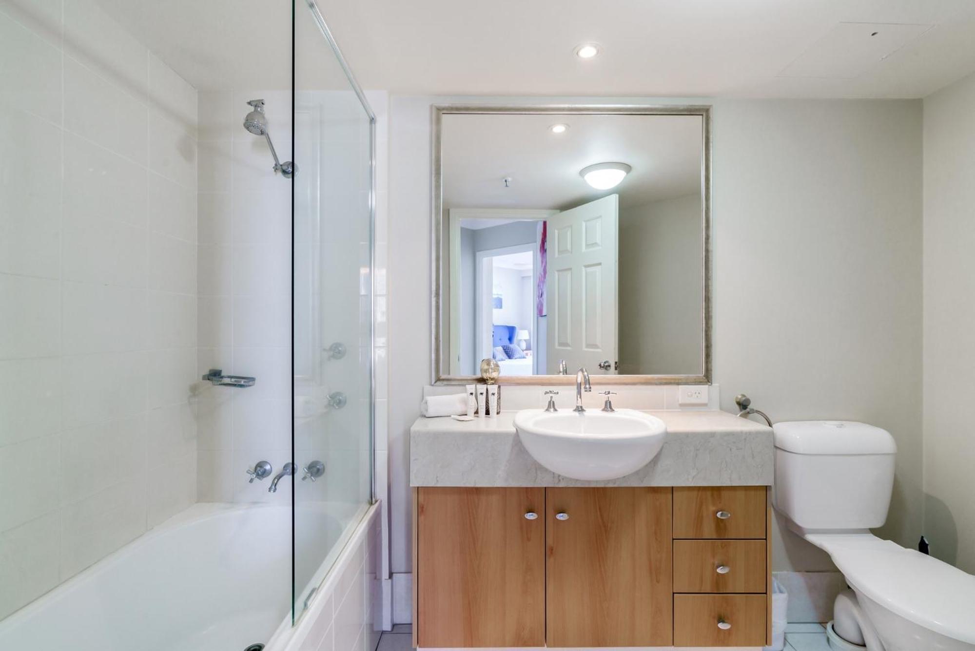 Ocean View 2-bed With Pools, Spa, Sauna, Gym & Bbq Gold Coast