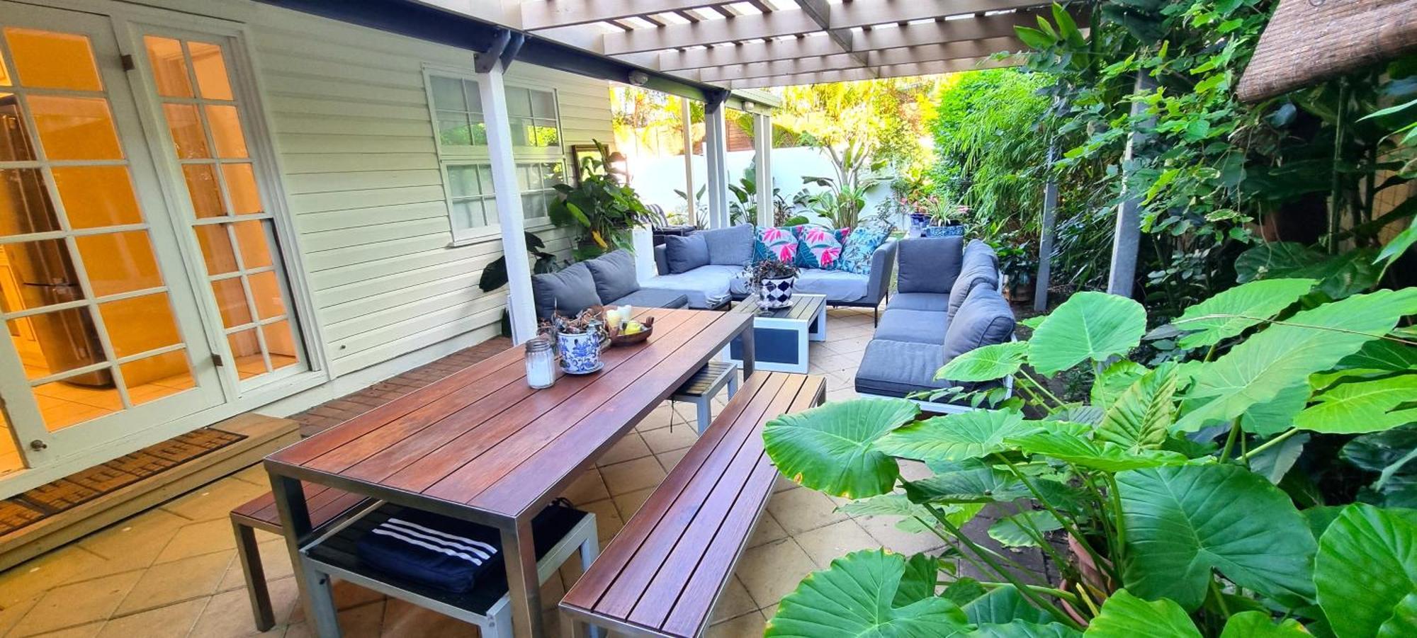 Fab 4brm With Pool A 18 Min Walk To Holiday home Gold Coast