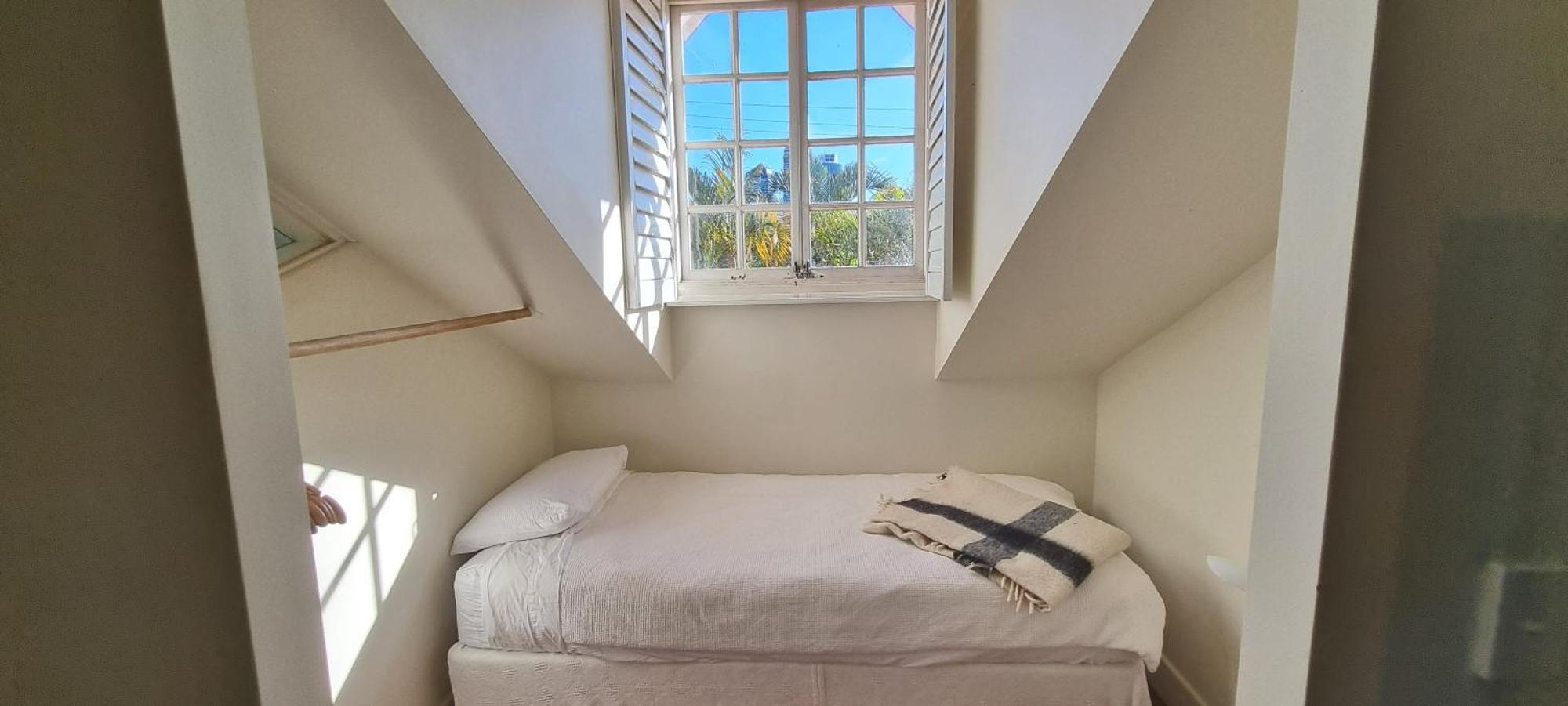 Fab 4brm With Pool A 18 Min Walk To *