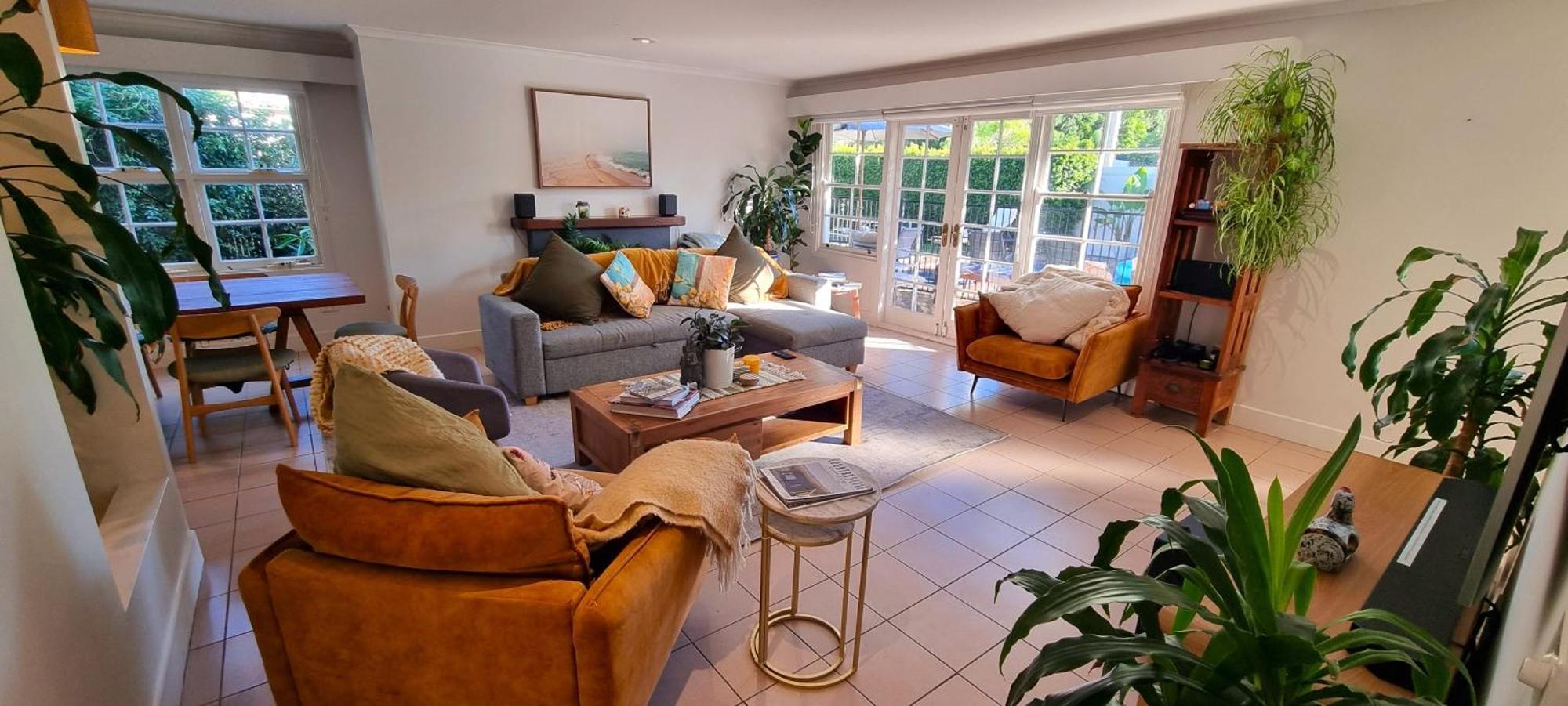Holiday home Fab 4brm With Pool A 18 Min Walk To Gold Coast