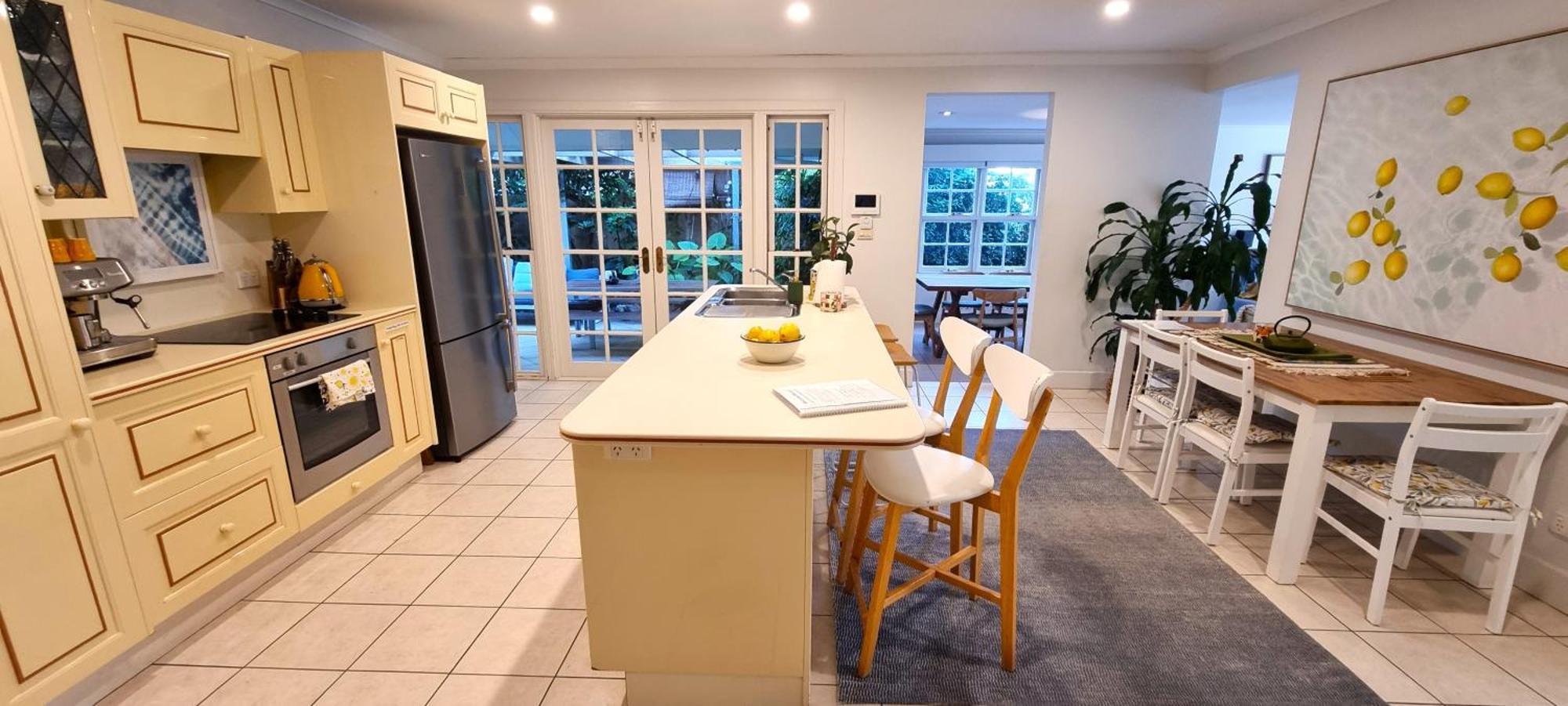 Holiday home Fab 4brm With Pool A 18 Min Walk To *