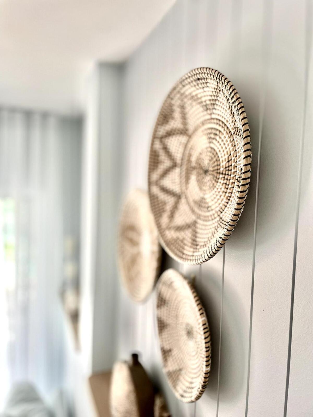 Newly Renovated, Walk To Beach, Jump In Pool Apartment