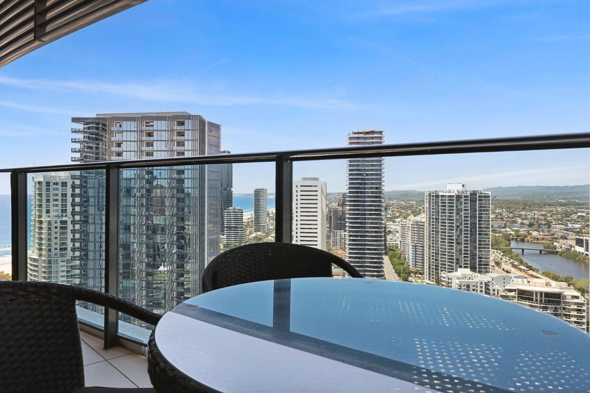 Luxury Sky High 1 Bedroom Escape With Ocean Views *