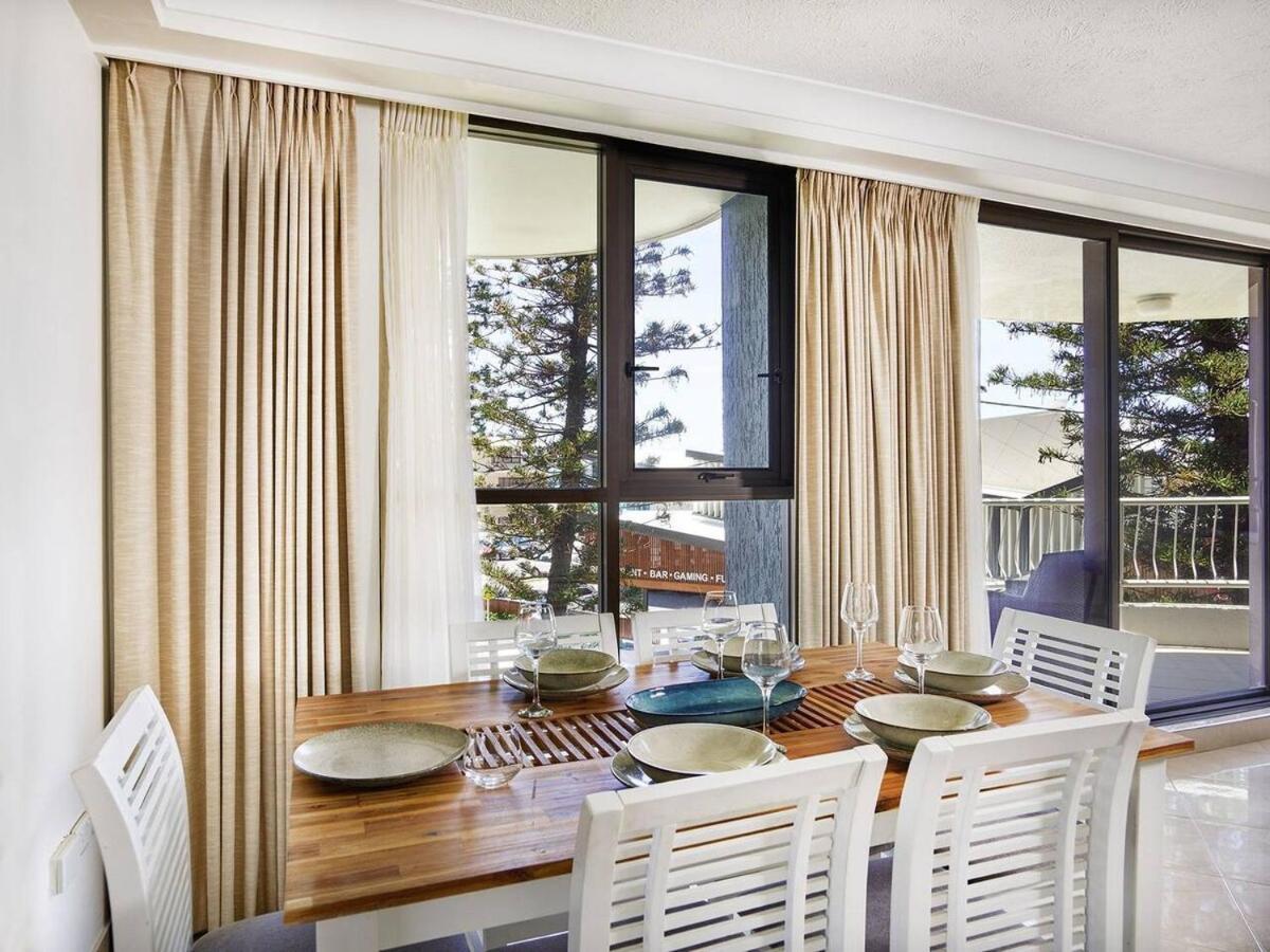 Renovated Beachside 2-bedroom Apartamento