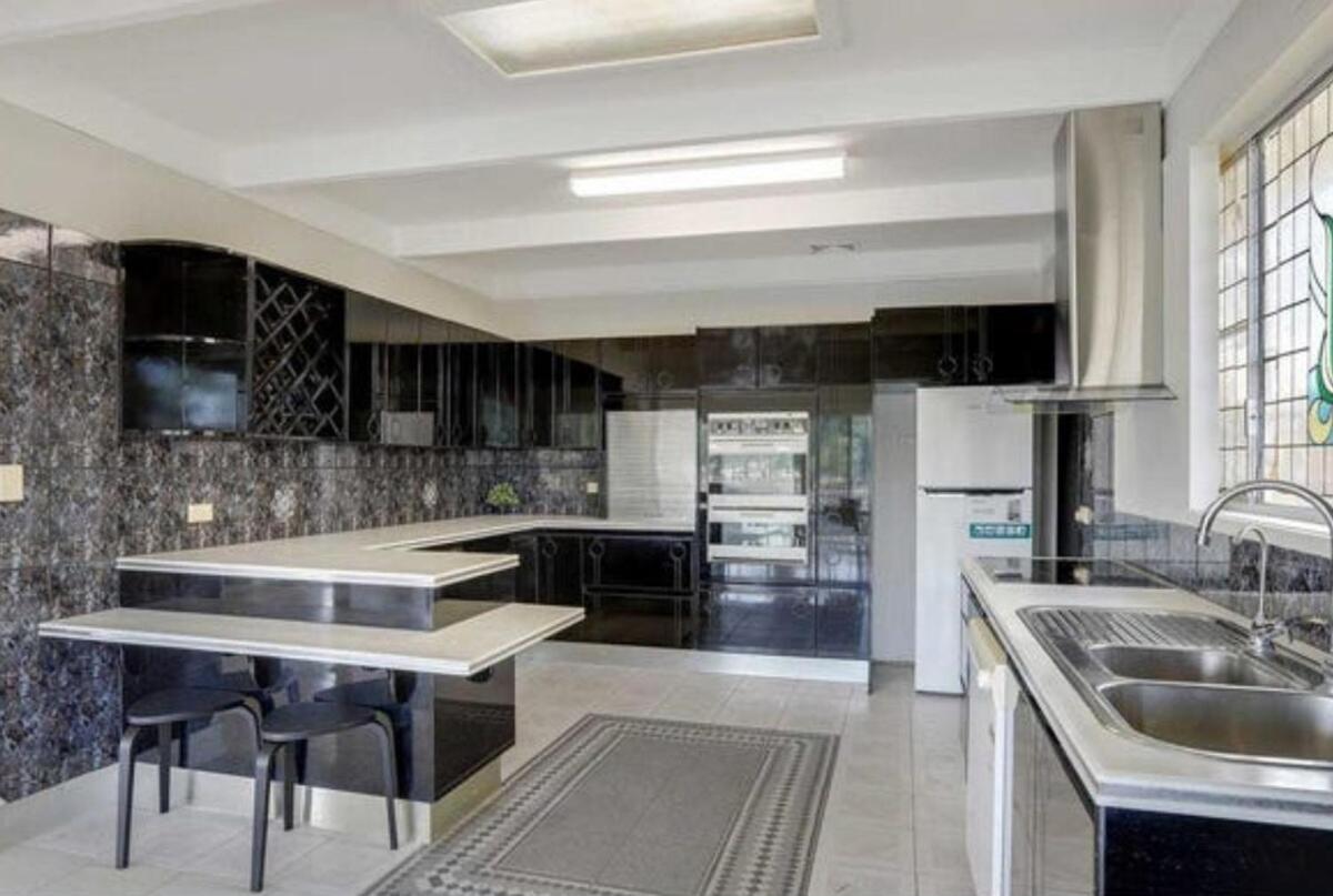 Charming Chevron Island Haven- Dog-friendly Retreat Right On Main River Villa