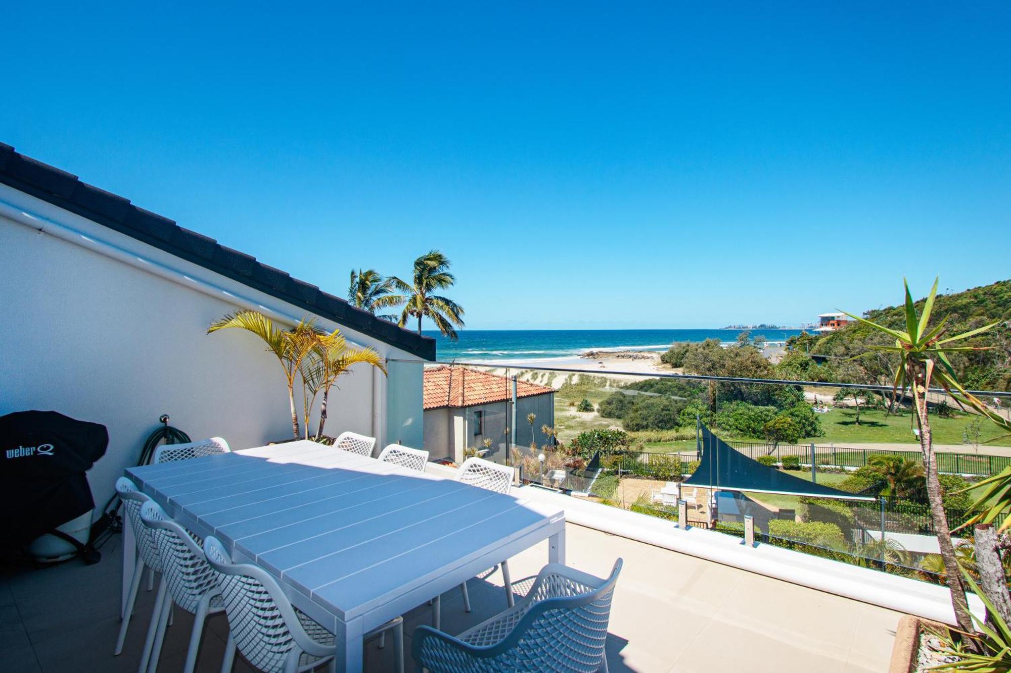 Aparthotel Sandcastles On Currumbin Beachfront,